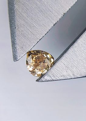 NATURAL BRILLIANT DIAMOND 0.18 CT Si1 GROSS VALUATION: $1451 USD. The subject of the offer is a 