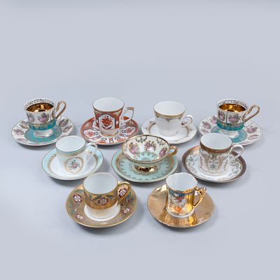 Lote de nove ch&aacute;venas e pires de caf&eacute;, diversas marcas