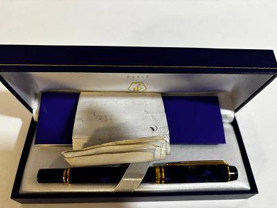 ווטרמן פריס. עט נובע חדש, בקופסה עם הקבלה. ציפורן מזהב 18 קראט, ייצור ווטרמן איכותי.