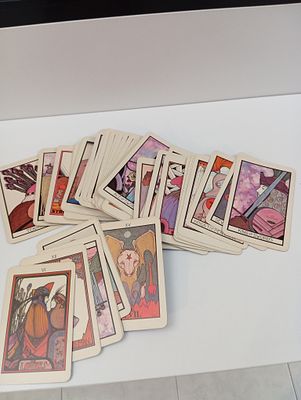 חפיסה של 78 קלפי טארוט