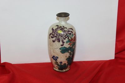A Signed Japanese Jinbari Vase. 5" tall
