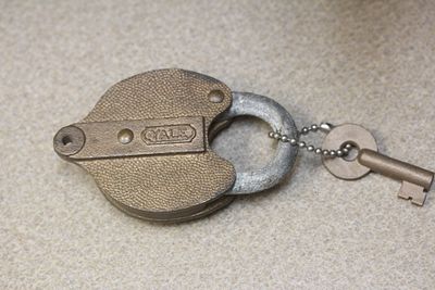 Old Yale Lock with Key. key works