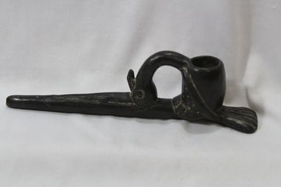An African Ceramic Bird Form Pipe. 8" across - tribe unkown