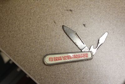 Colonial Advertising Utility Pocket Knife. 3 inches long when folded
