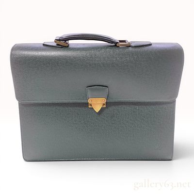 Louis Vuitton Epicea Taiga Leather Serviette Conseiller Briefcase. A Louis Vuitton Serviette 