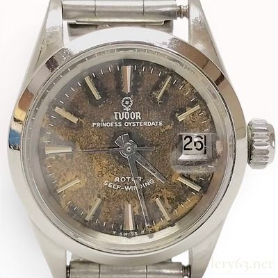 Tudor Princess Oysterdate Stainless Steel Wristwatch. A vintage Tudor Princess Oysterdate ladies 