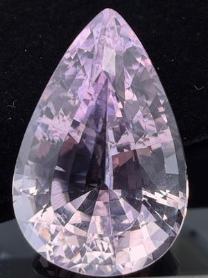 76 Carat Loose Kunzite Gemstone. 76 carats loose kunzite stone.