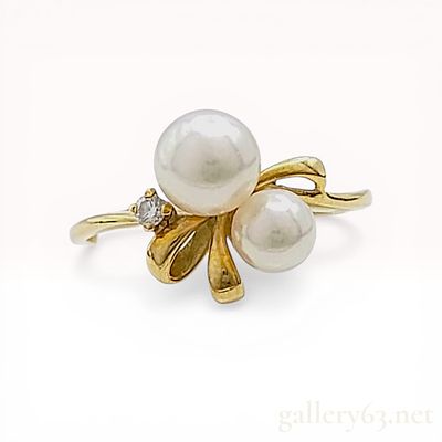 Mikimoto 18K Yellow Gold Cultured 4.5/5.6mm Pearl and Diamond Bypass Ring. Mikimoto bypass ring 