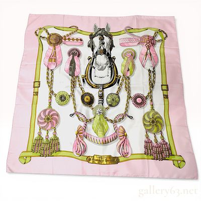 Hermes Frontaux et Cocardes Silk Twill Scarf. Hermes silk twill scarf in the Frontaux et 