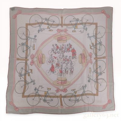 Hermes Les Becanes Silk Scarf 70cm. Hermes silk gavroche scarf featuring the Les Becanes pattern 