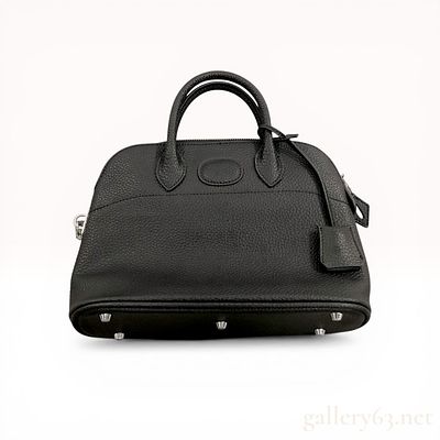 Black Pebbled Leather Bugatti Style Handbag. A black pebbled leather handbag in the classic 