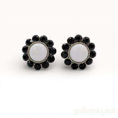 Miu Miu Black and White Flower Motif Clip-On Earrings. Miu Miu earrings featuring a floral motif 