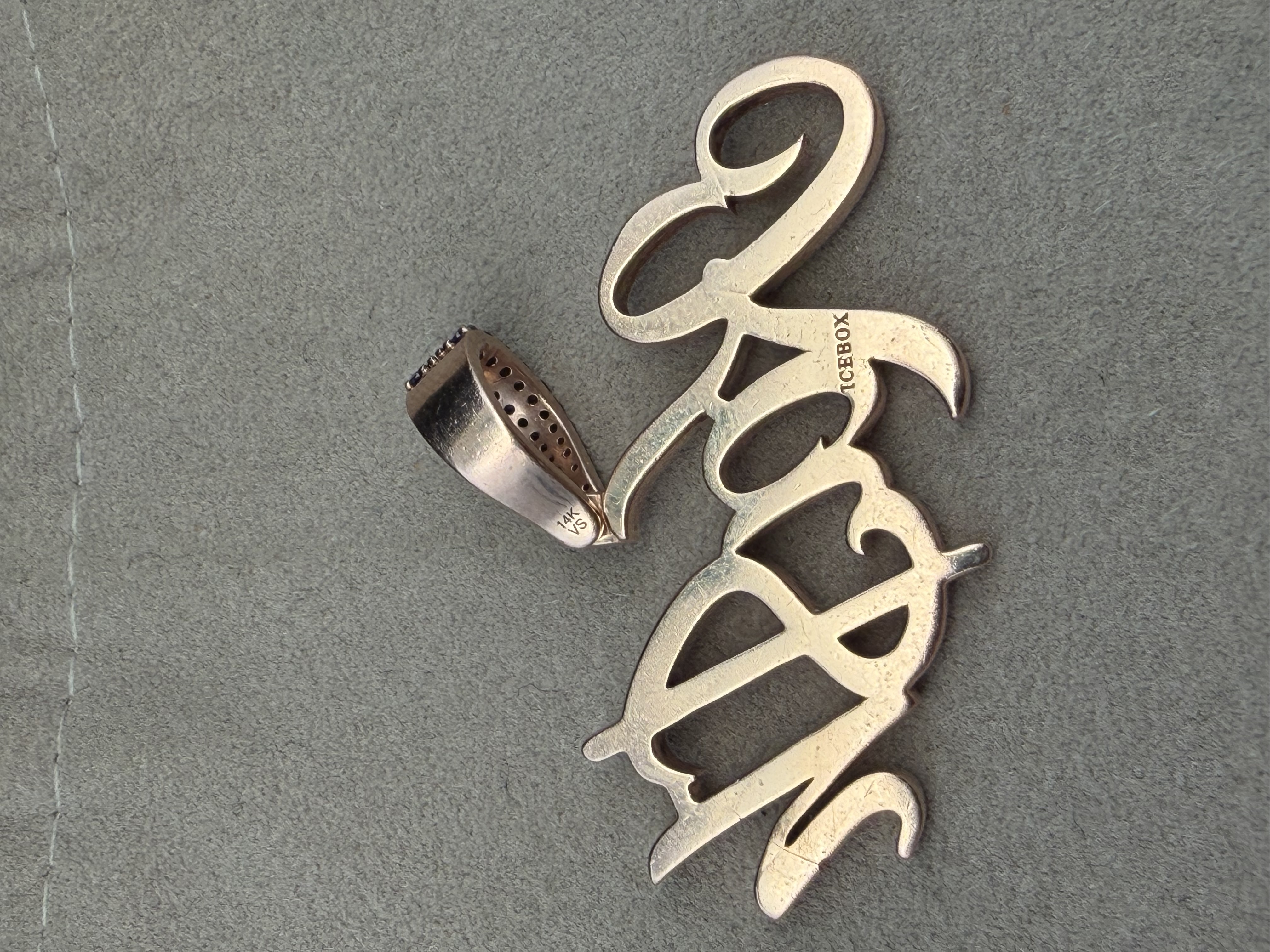 ICEBOX Custom Made “kash” Natural Diamond and Sapphire Pendant