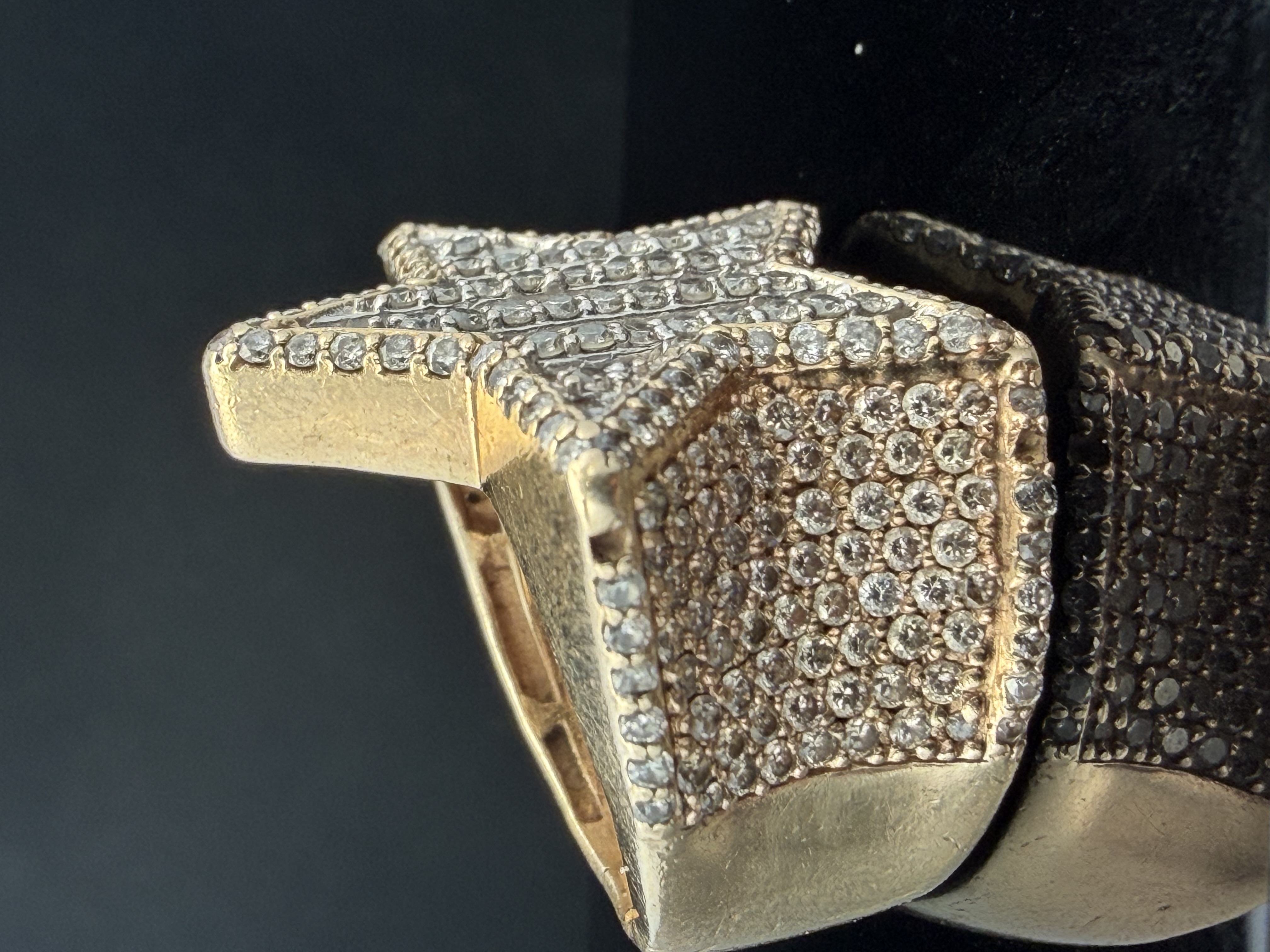 10K Yellow Gold Men’s Diamond Ring. Ring Has Approximately 3 Carats of Natural Diamonds of Si Clarity and H/i Color. the Ring Size Is 4.5 an