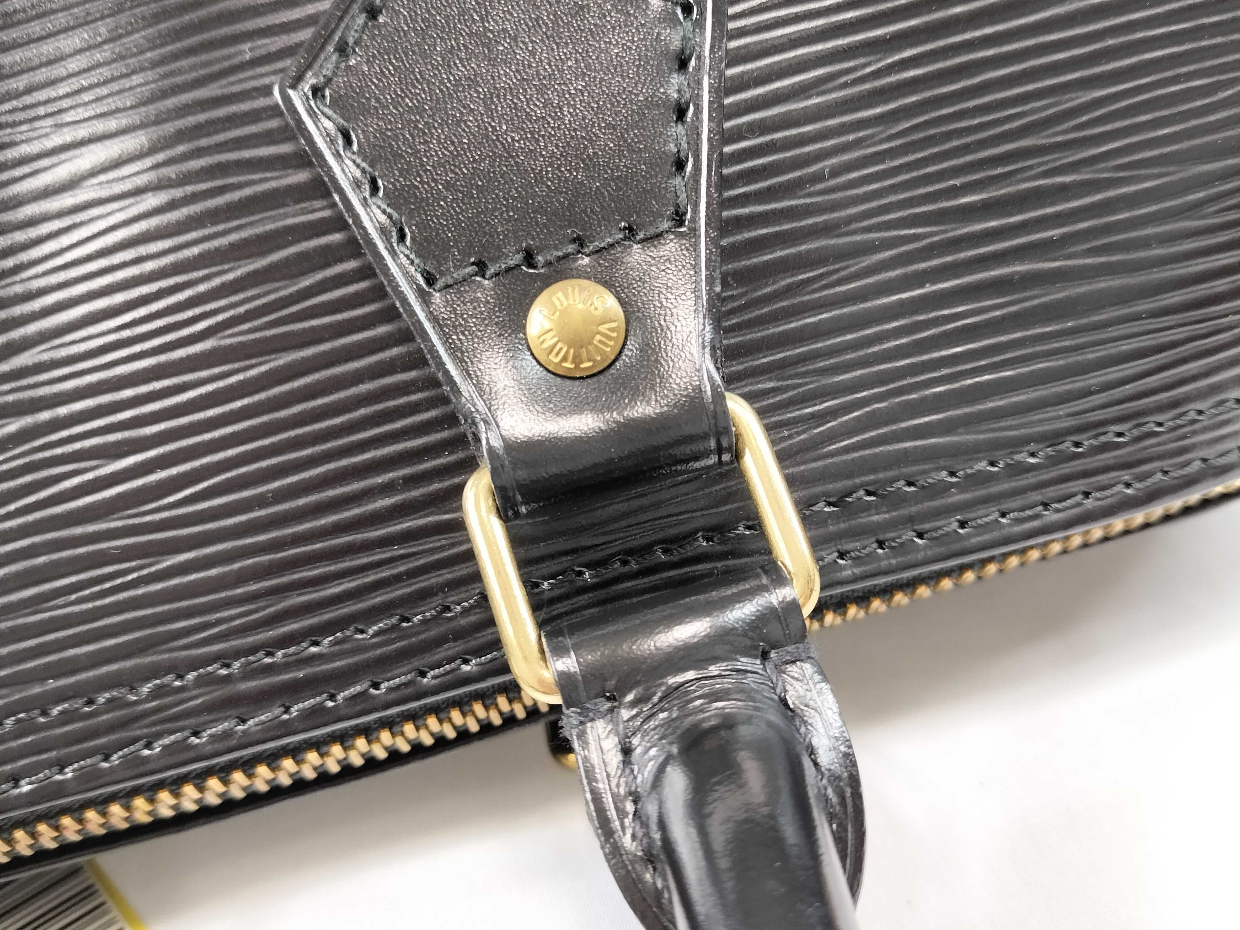 Louis Vuitton Black Epi Leather Speedy 25 Handbag