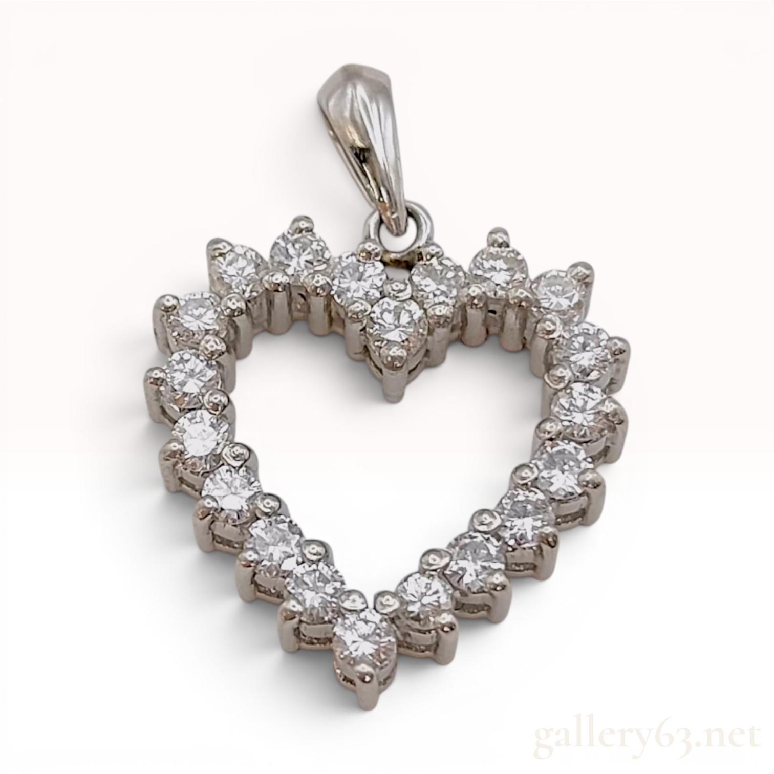 Diamond and Pt900 Platinum Heart Shaped Pendant, 2.8g