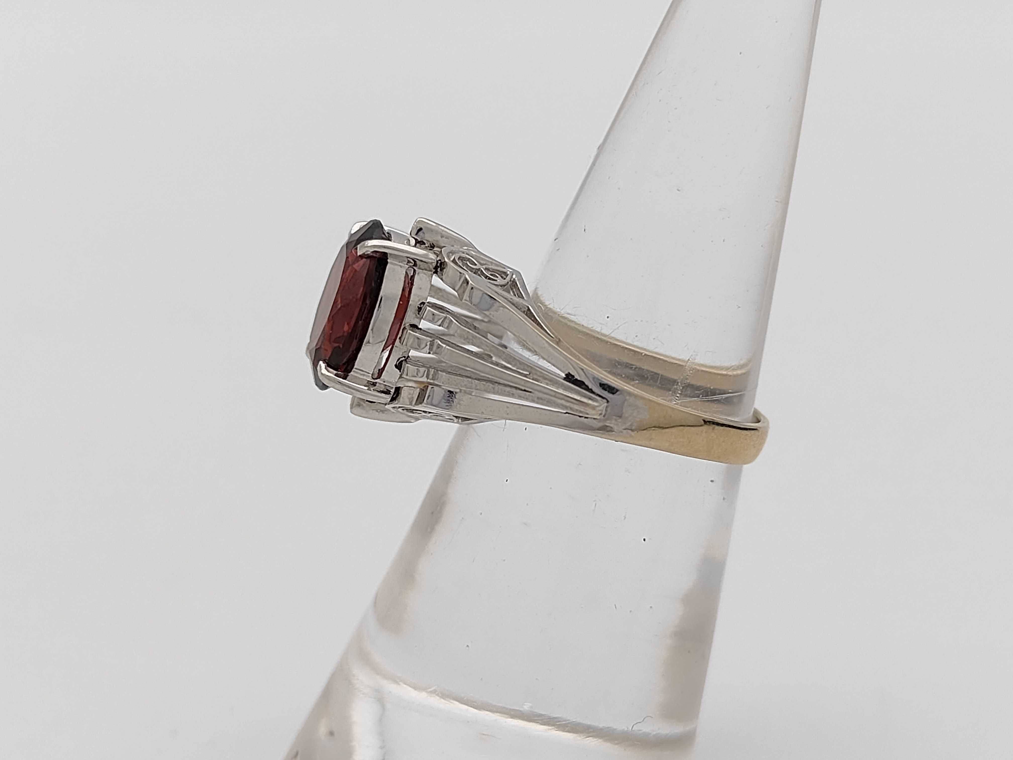 14 Karat Two-Tone Gold and Garnet Cocktail Ring