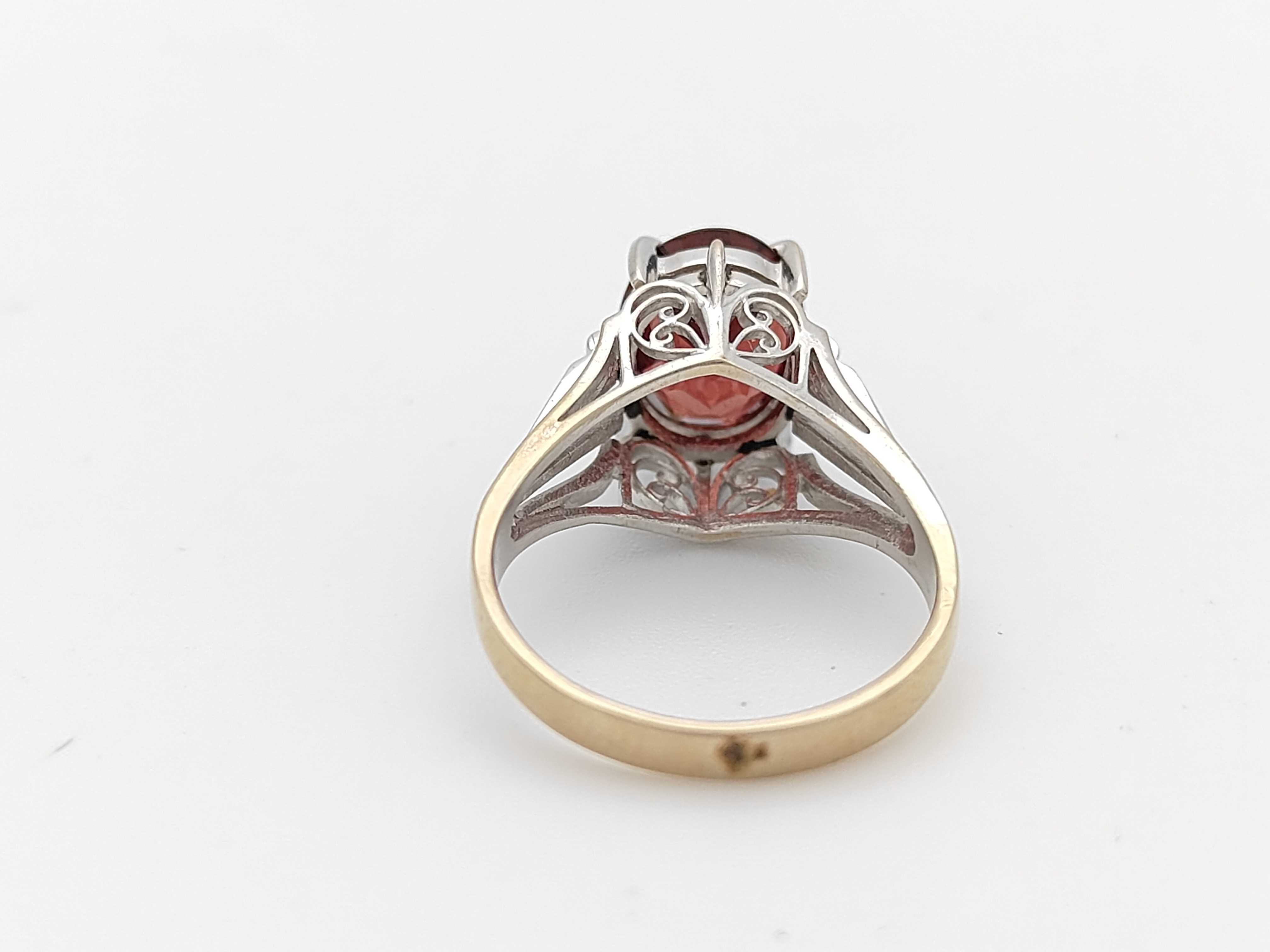 14 Karat Two-Tone Gold and Garnet Cocktail Ring