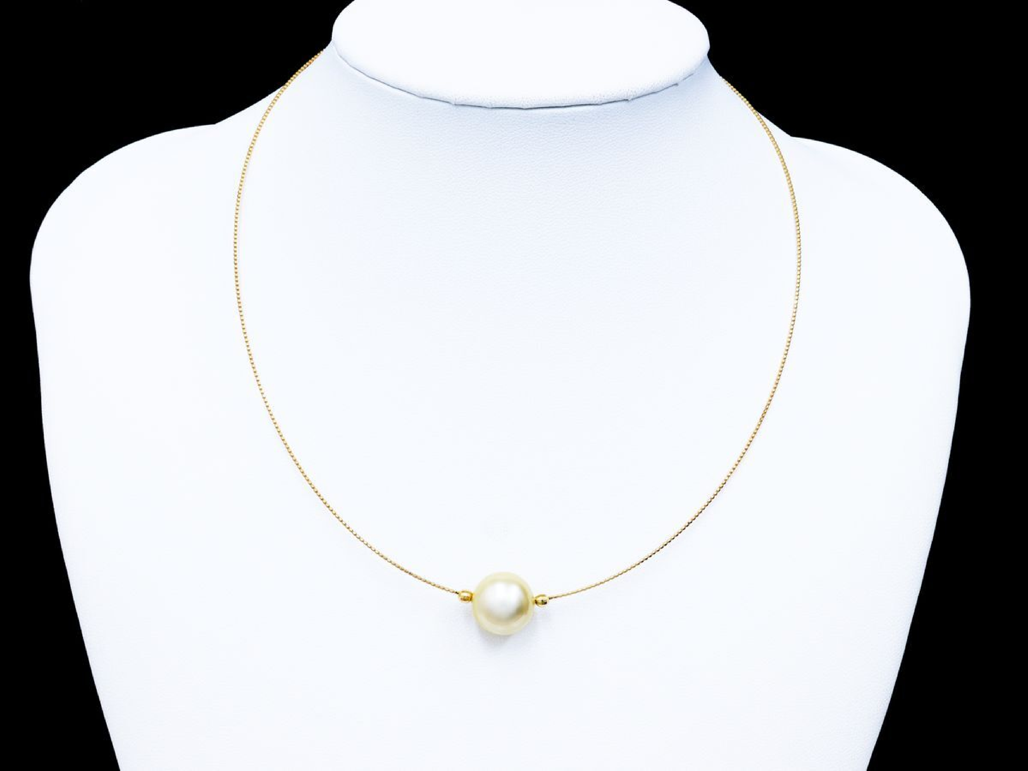 Nanyang Golden Pearl and 18 Karat Yellow Gold Solitaire Pendant Necklace
