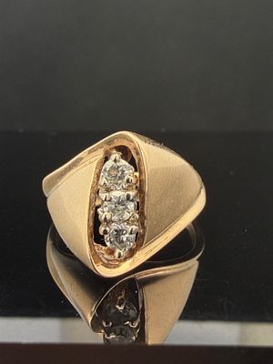 14K Yellow Gold Diamond Ring. .16 carats h/si size 4 2.70 grams.