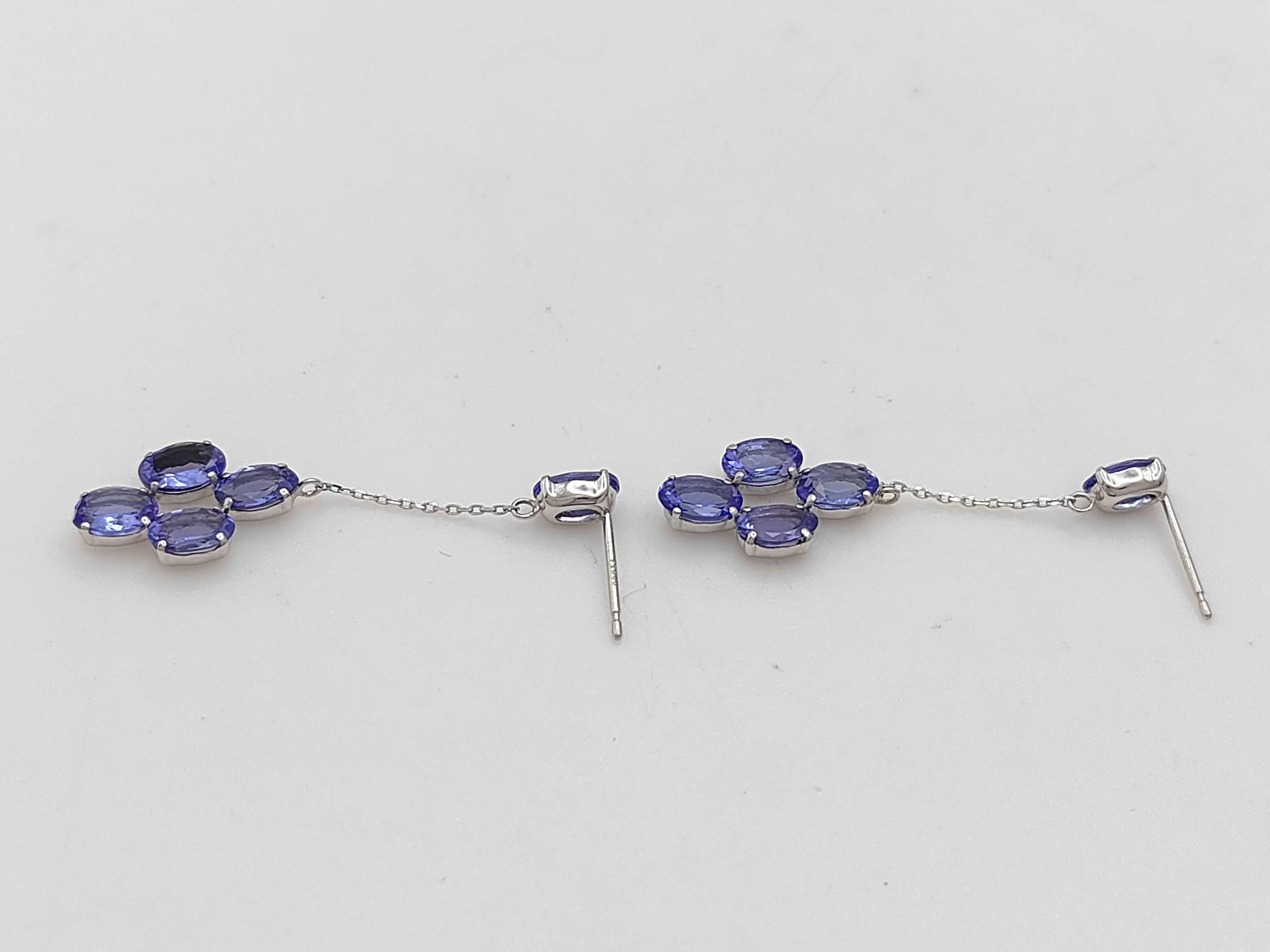 A Pair of Tanzanite and PT900 Platinum Dangle Earrings