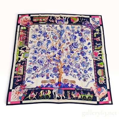 Herm&egrave;s Fantaisies Indiennes Silk Carr&eacute; 90 Scarf. This Herm&egrave;s silk scarf features the Fantaisies 