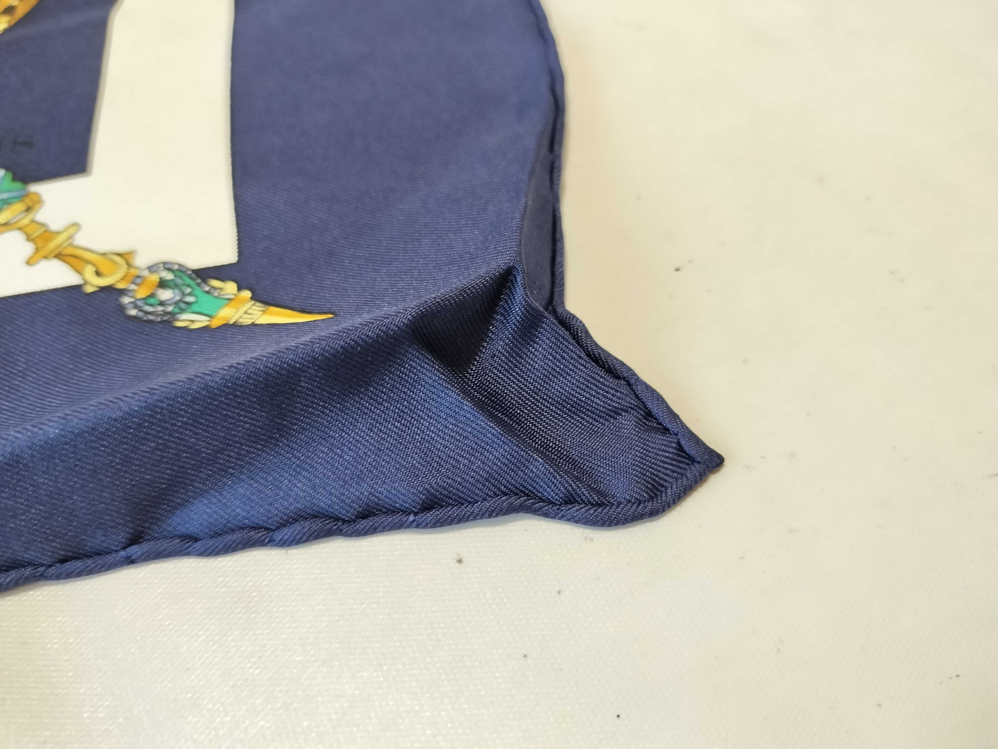 Hermès Silk Scarf Parmi les fleurs je compte les heures