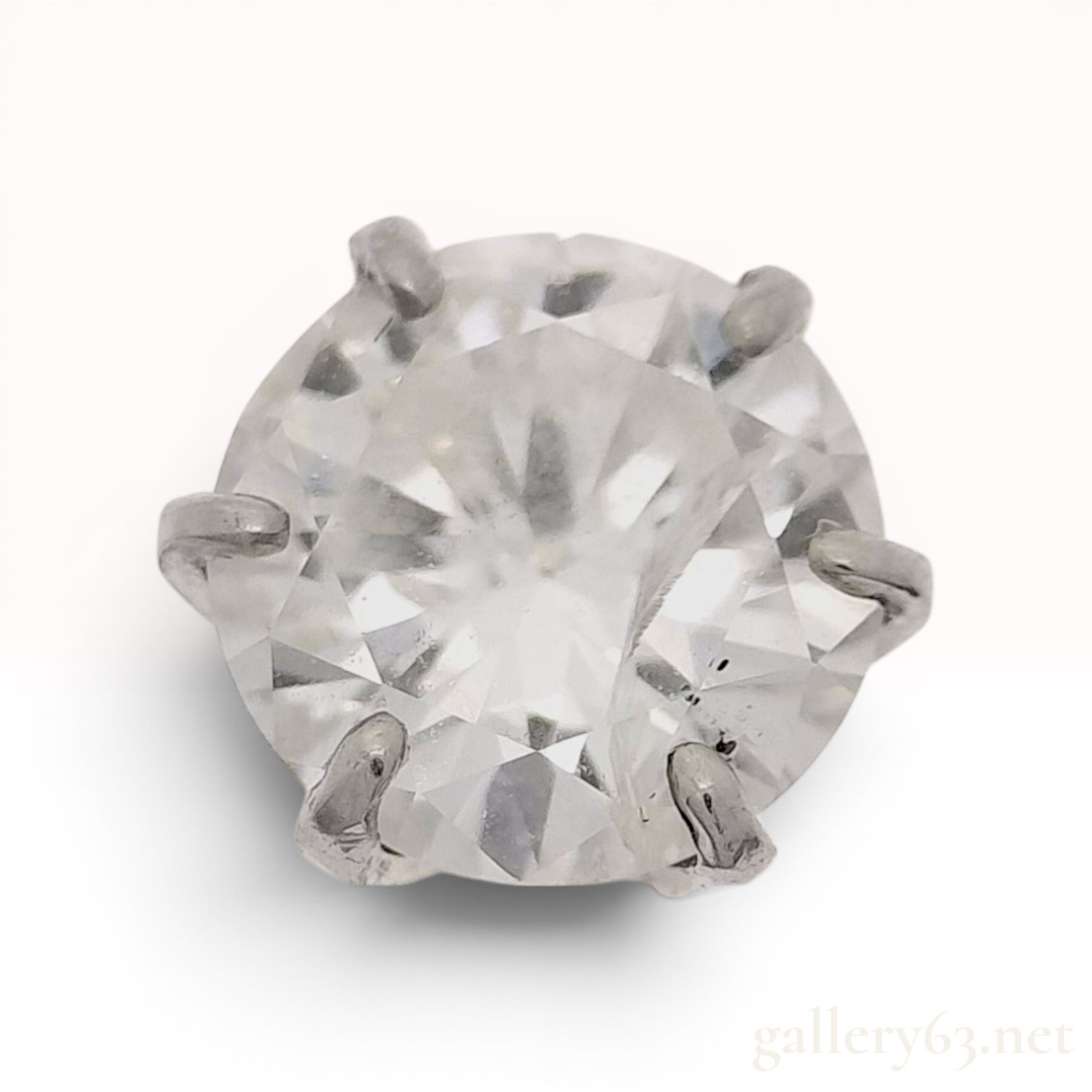 Single Platinum Stud Earring with Round Brilliant Cut Diamond