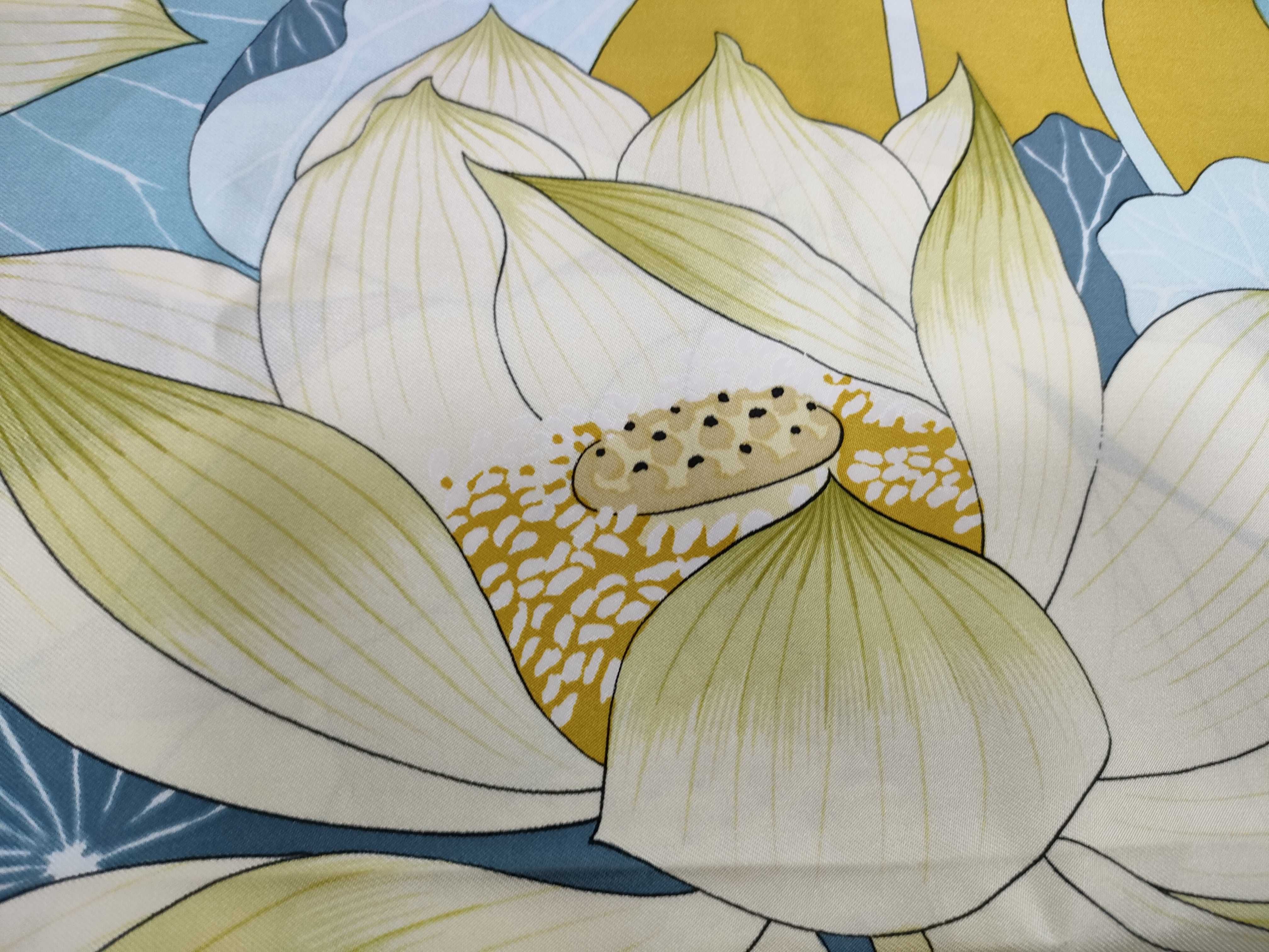 Hermès Fleurs de Lotus Silk Scarf