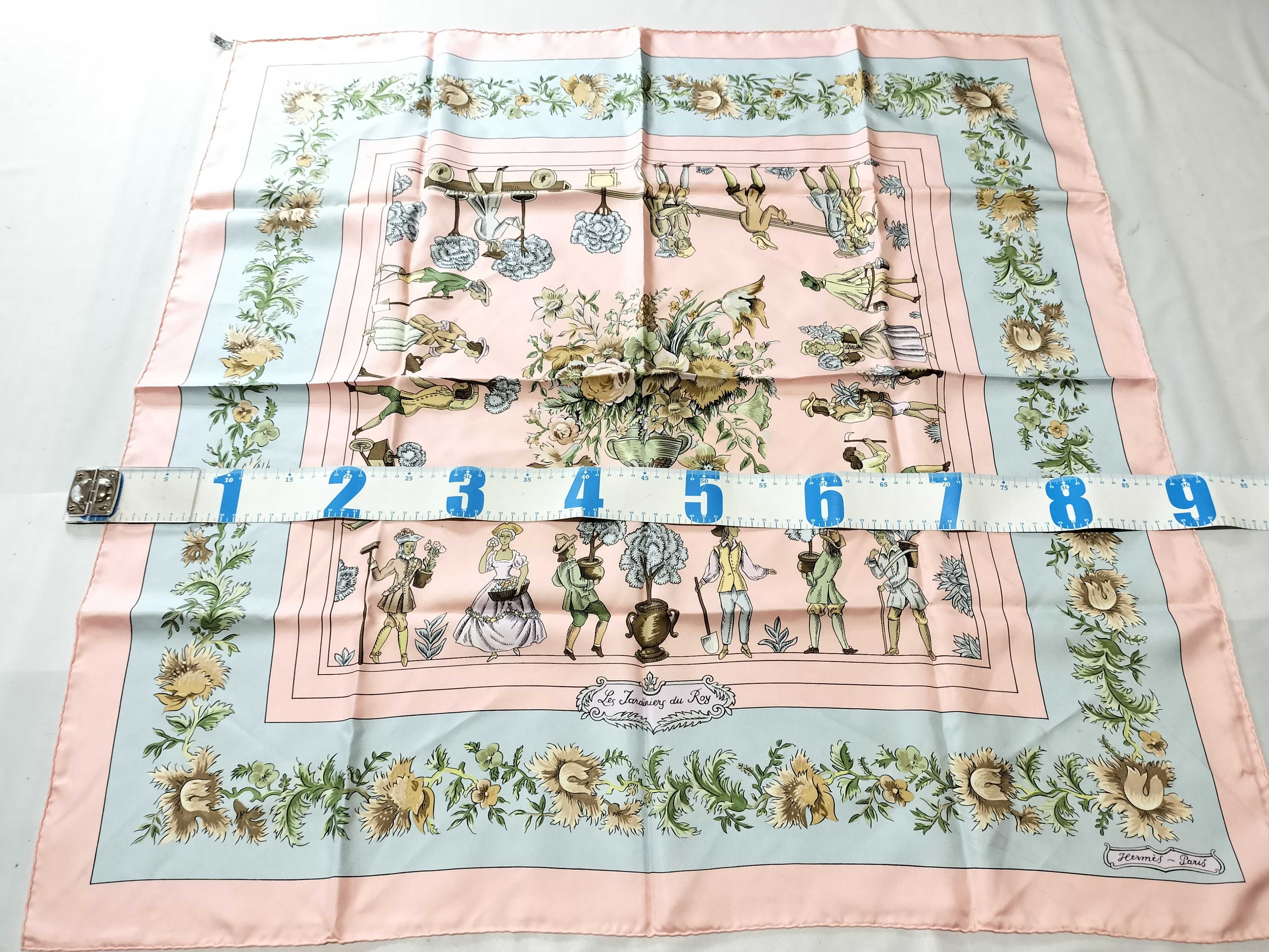 Hermès Les Jardiniers du Roy Silk Scarf in Pink and Light Blue