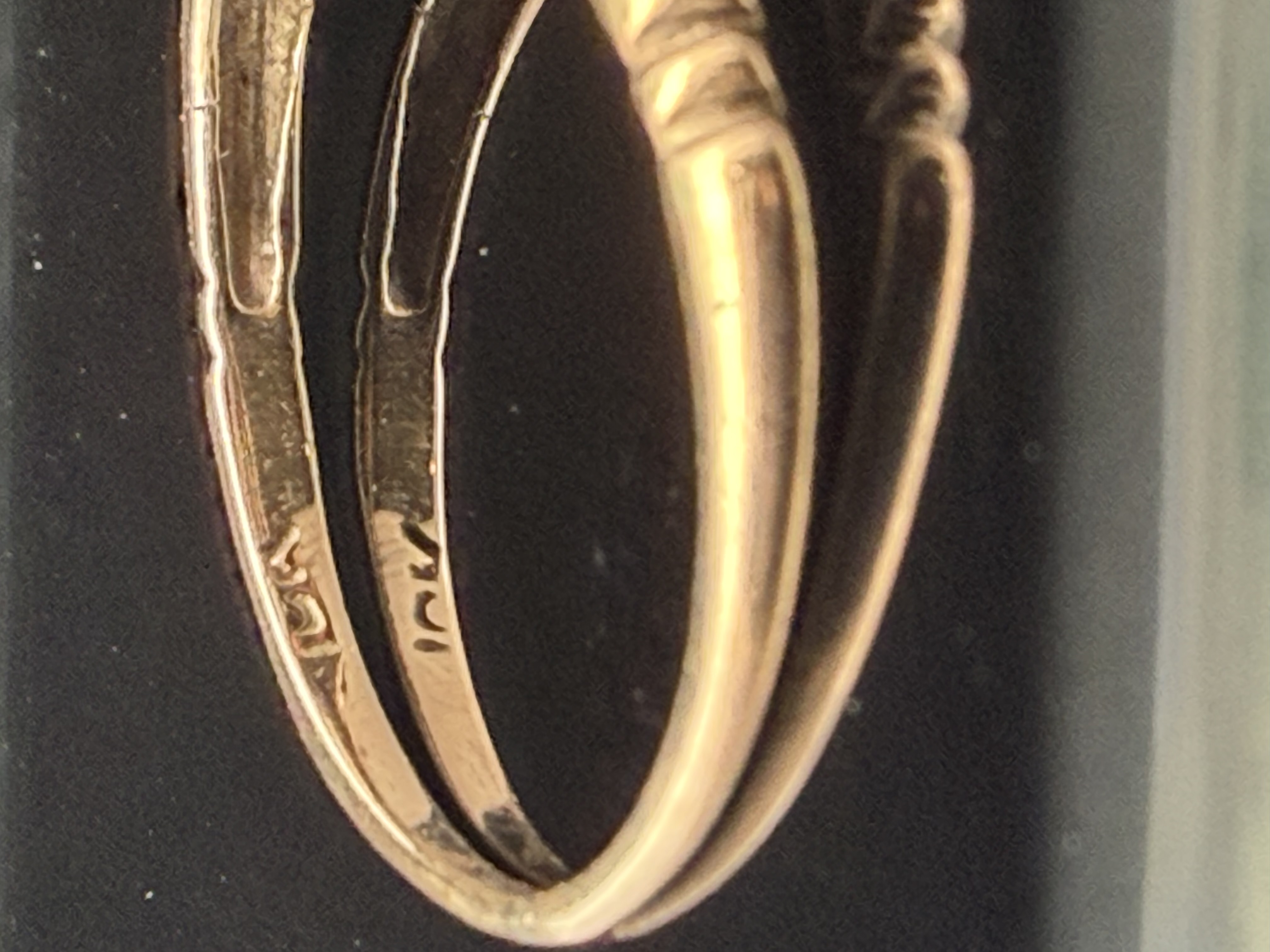 10K Gold Garnet Ring