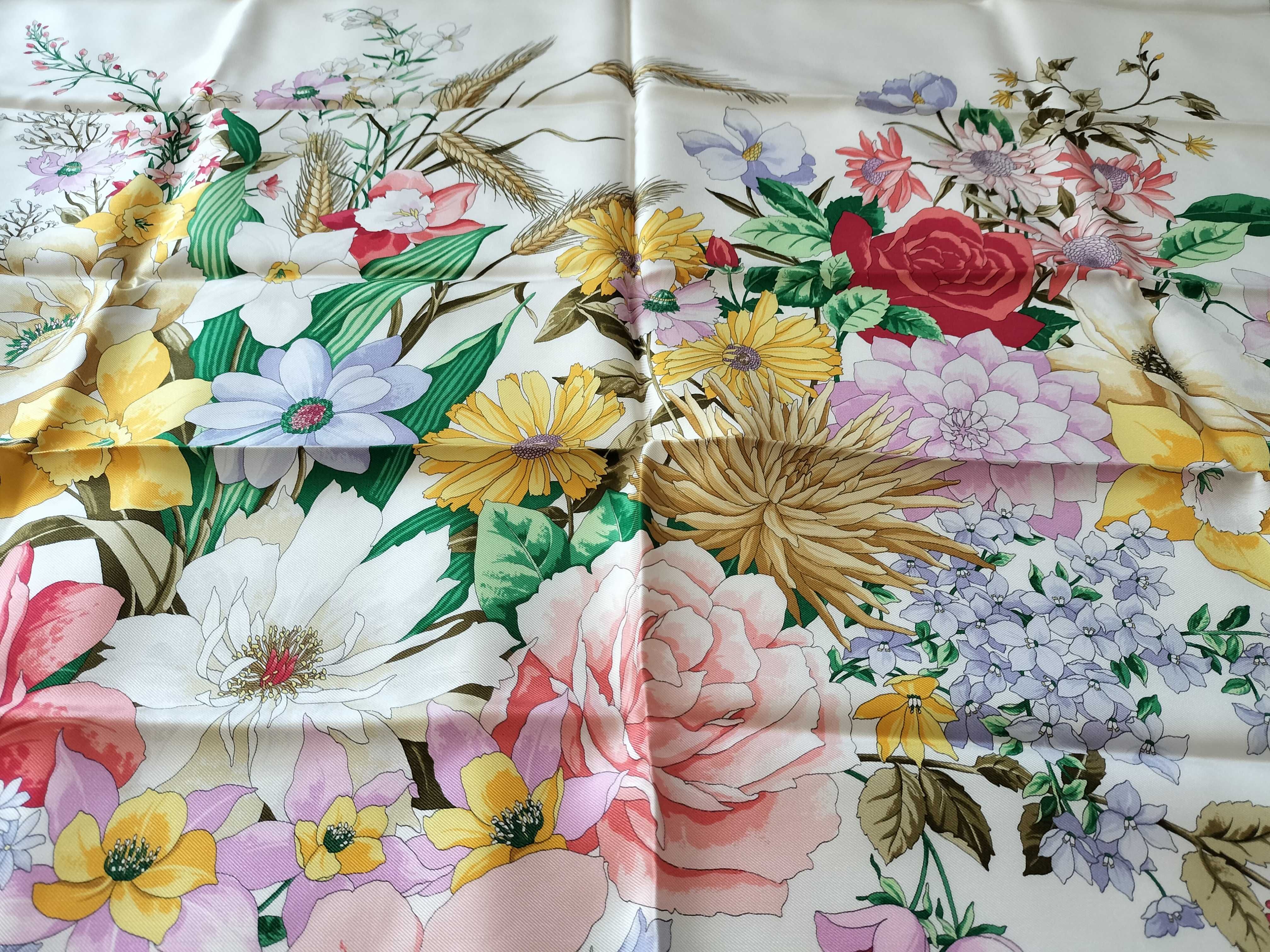 Gucci Vintage Flora Pattern Silk Square Scarf