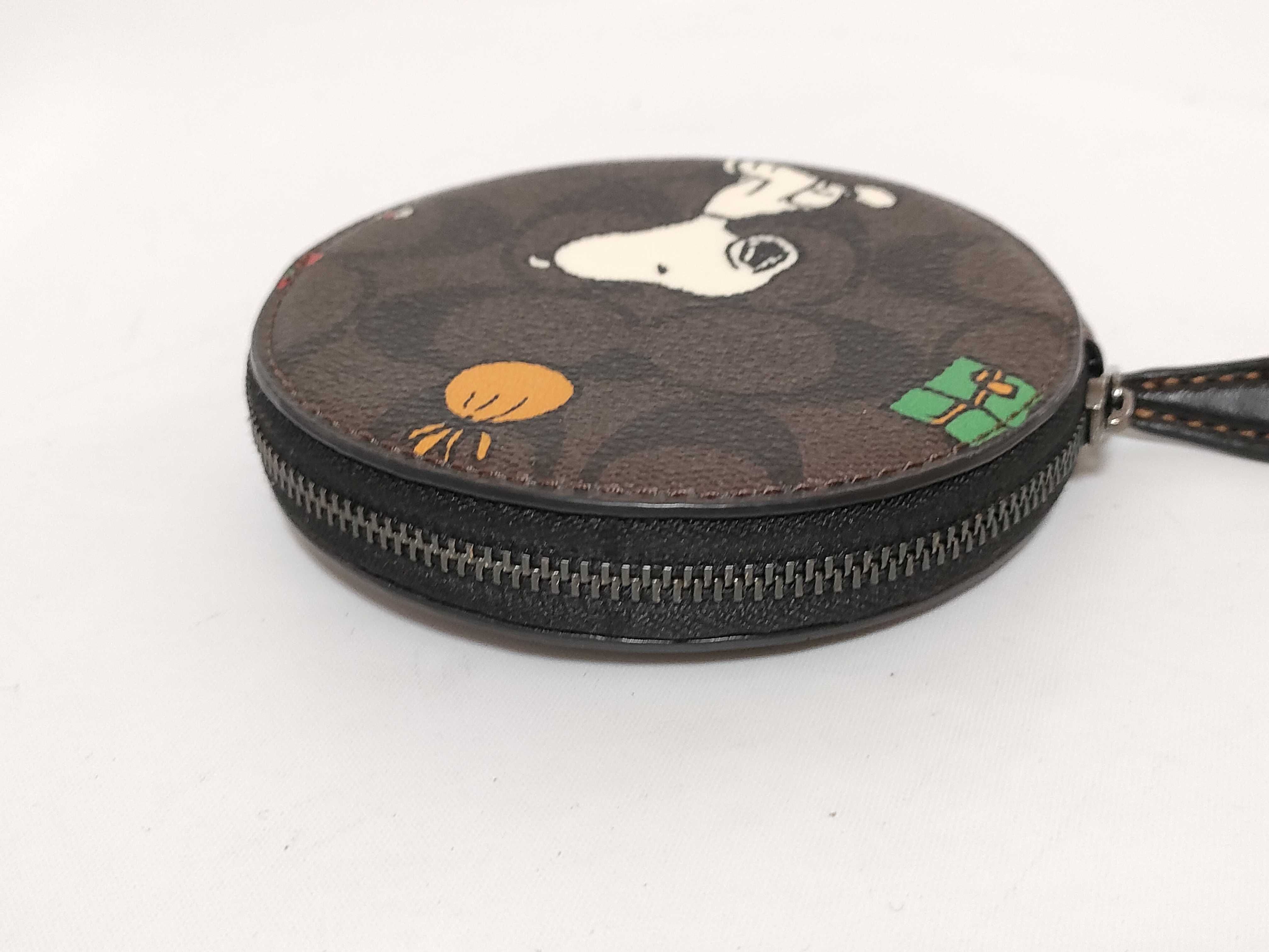 Coach x Peanuts Round Coin Case in Signature Canvas with Snoopy Presents Print