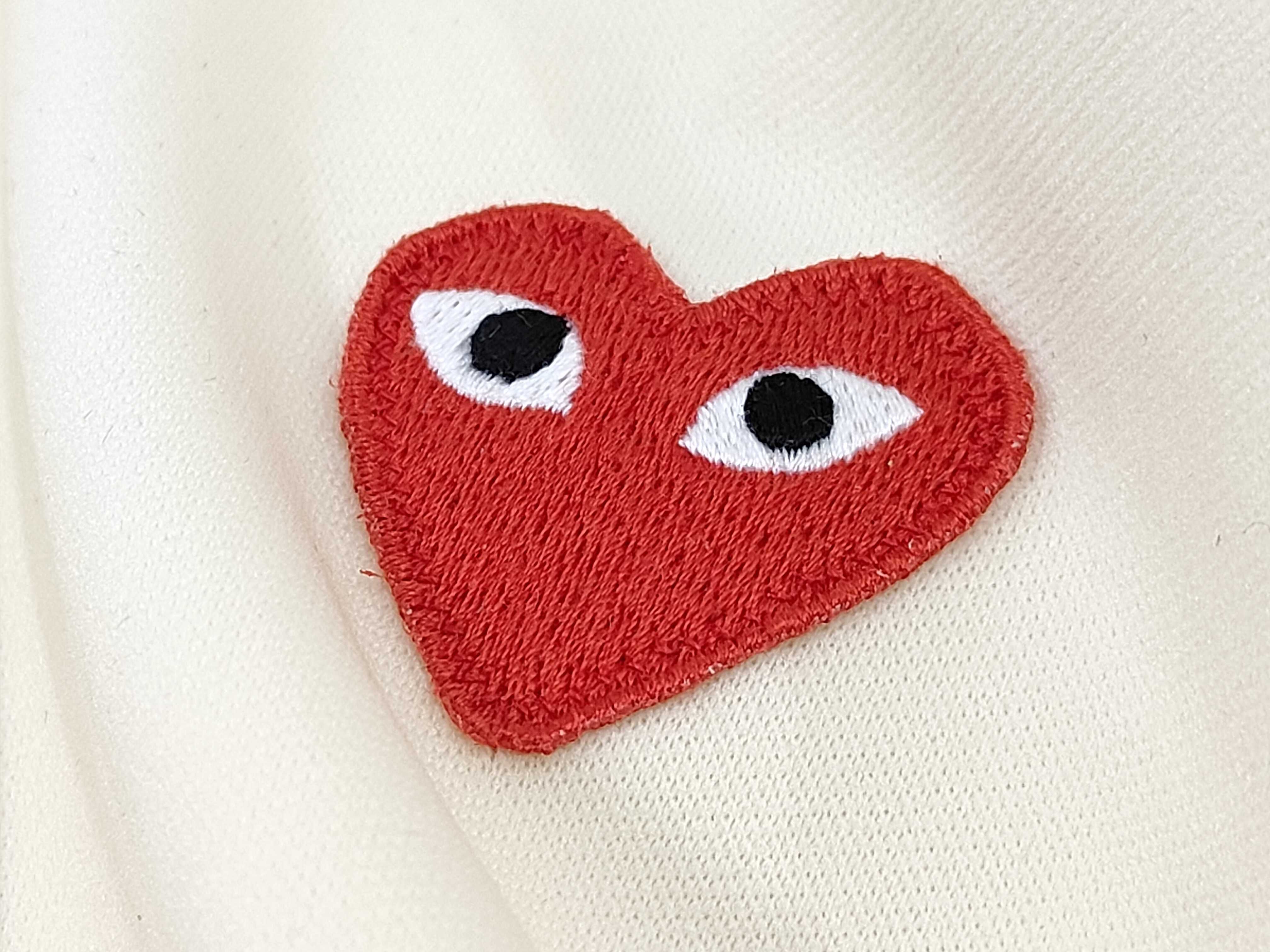 Comme des Garcons Play Red Heart Pullover Hoodie in Ivory Size Medium