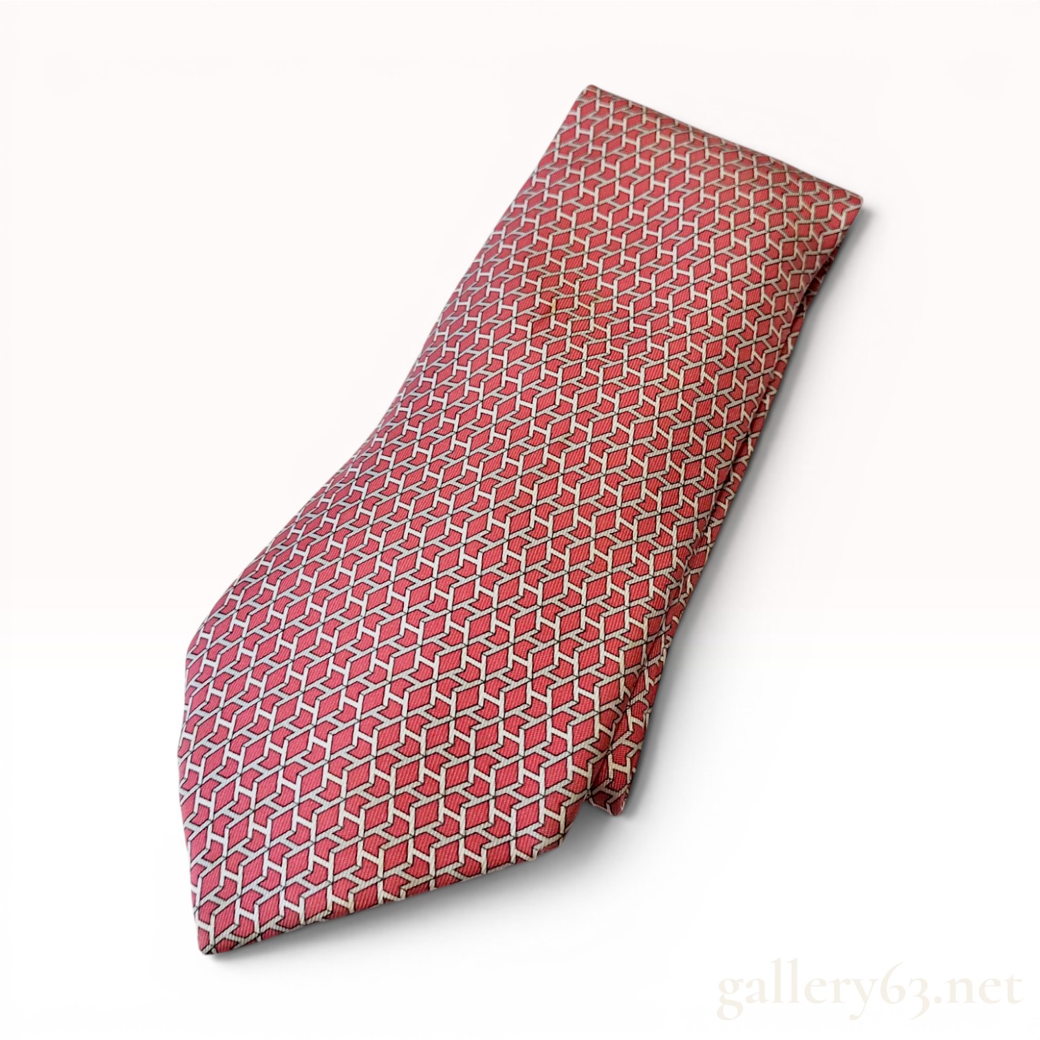 Hermès Silk Necktie with Red Interlocking H Geometric Motif