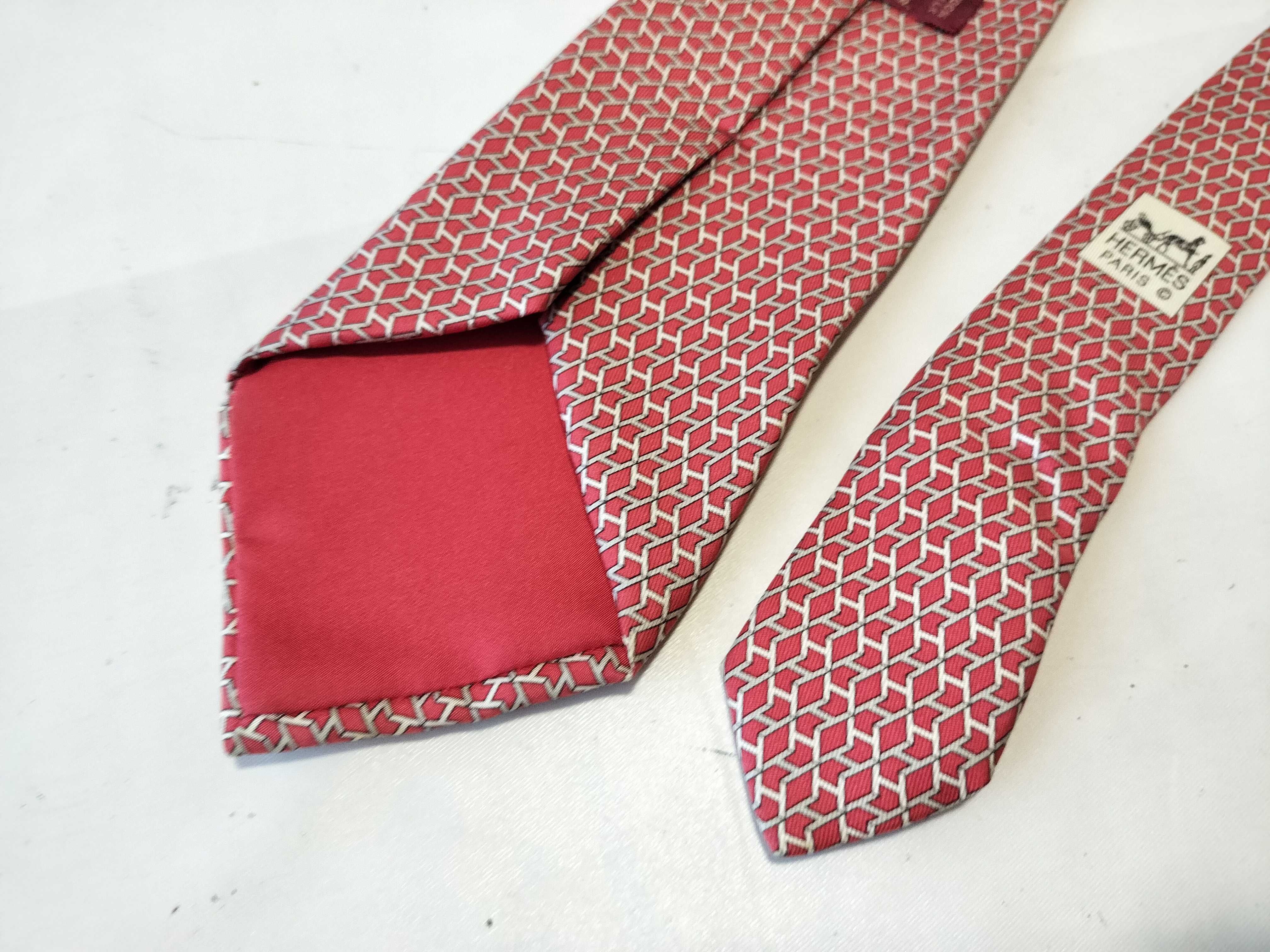 Hermès Silk Necktie with Red Interlocking H Geometric Motif