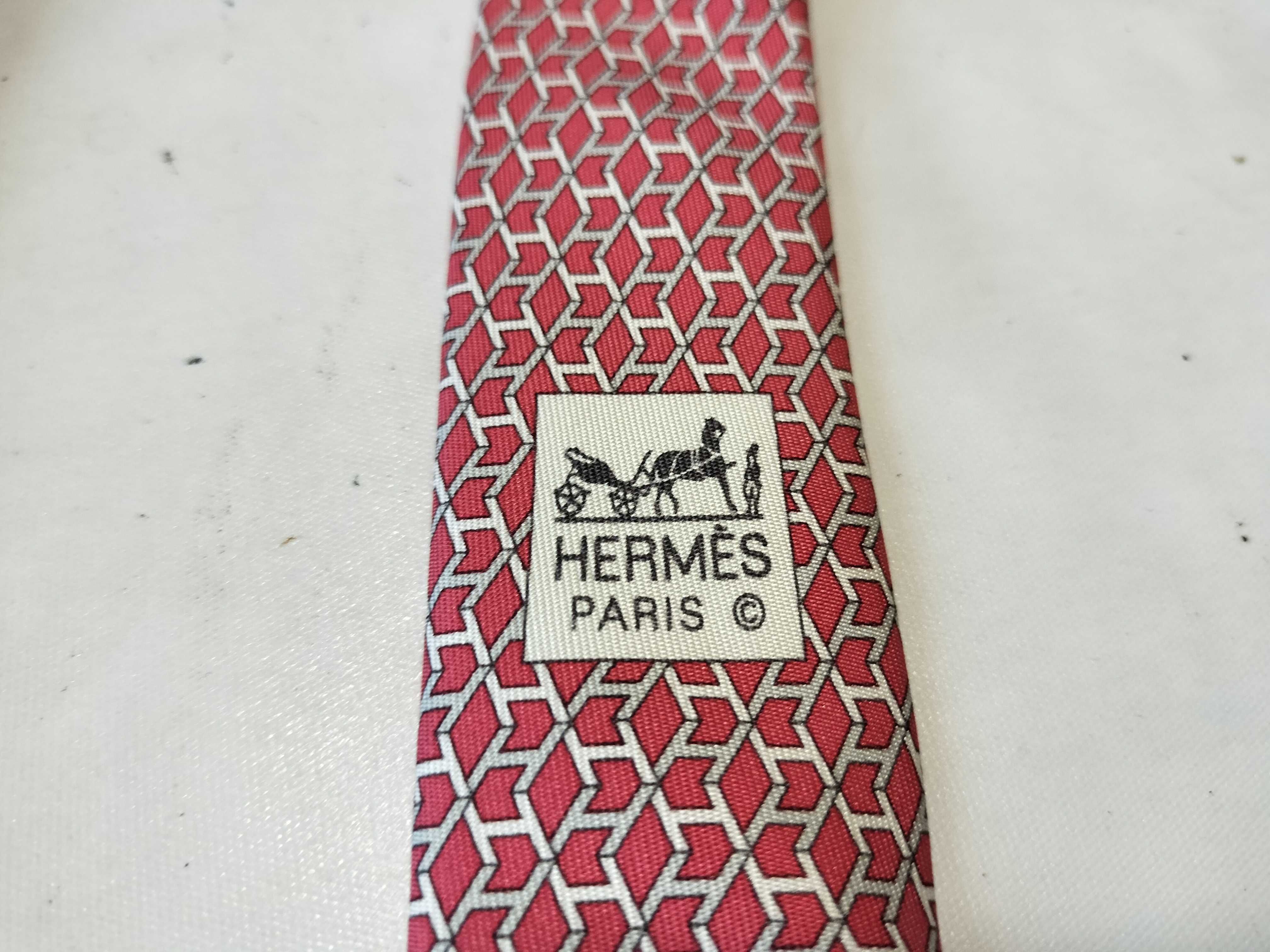 Hermès Silk Necktie with Red Interlocking H Geometric Motif
