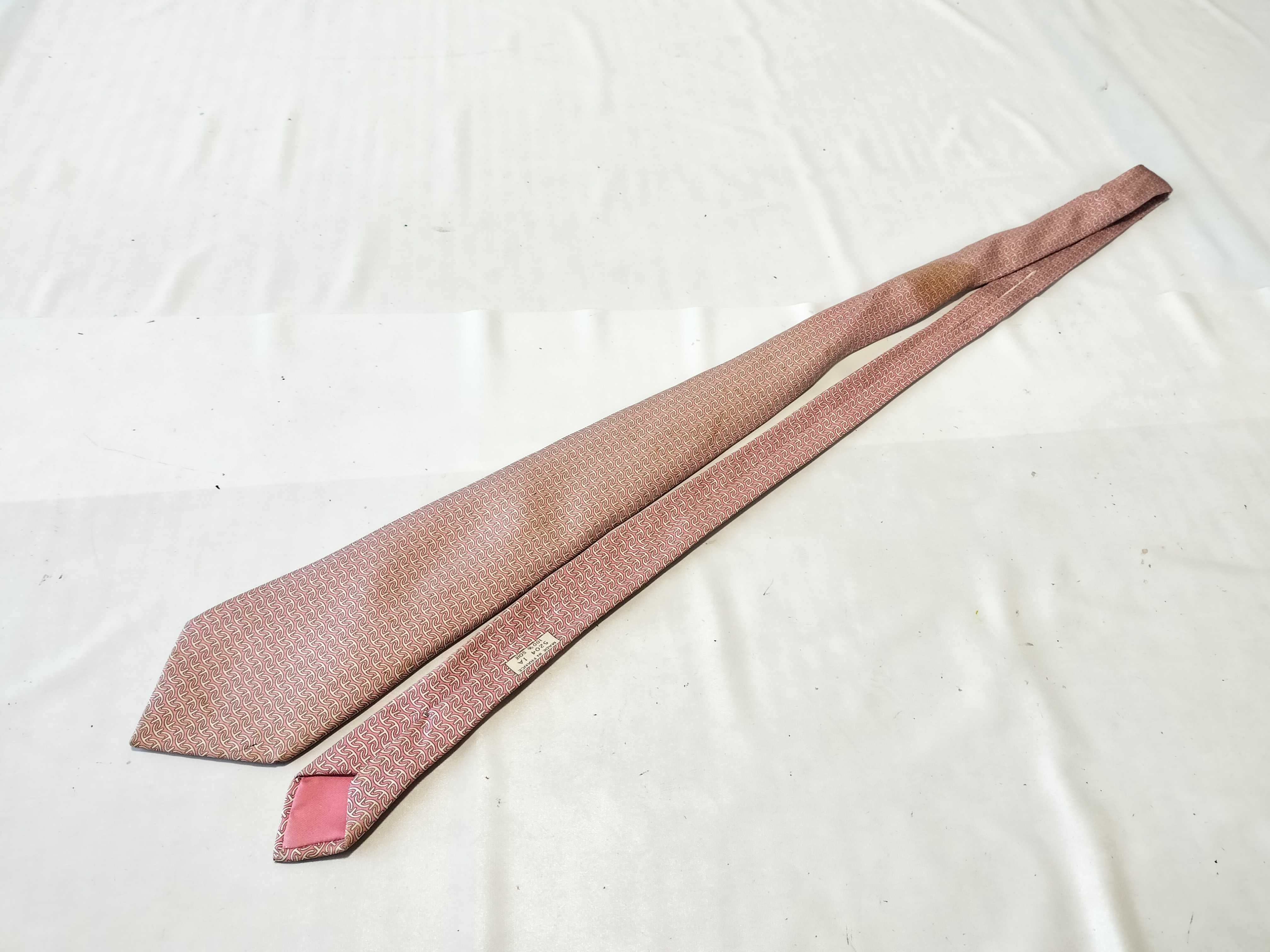 Hermès Men's Silk Necktie, Pattern 5204 IA