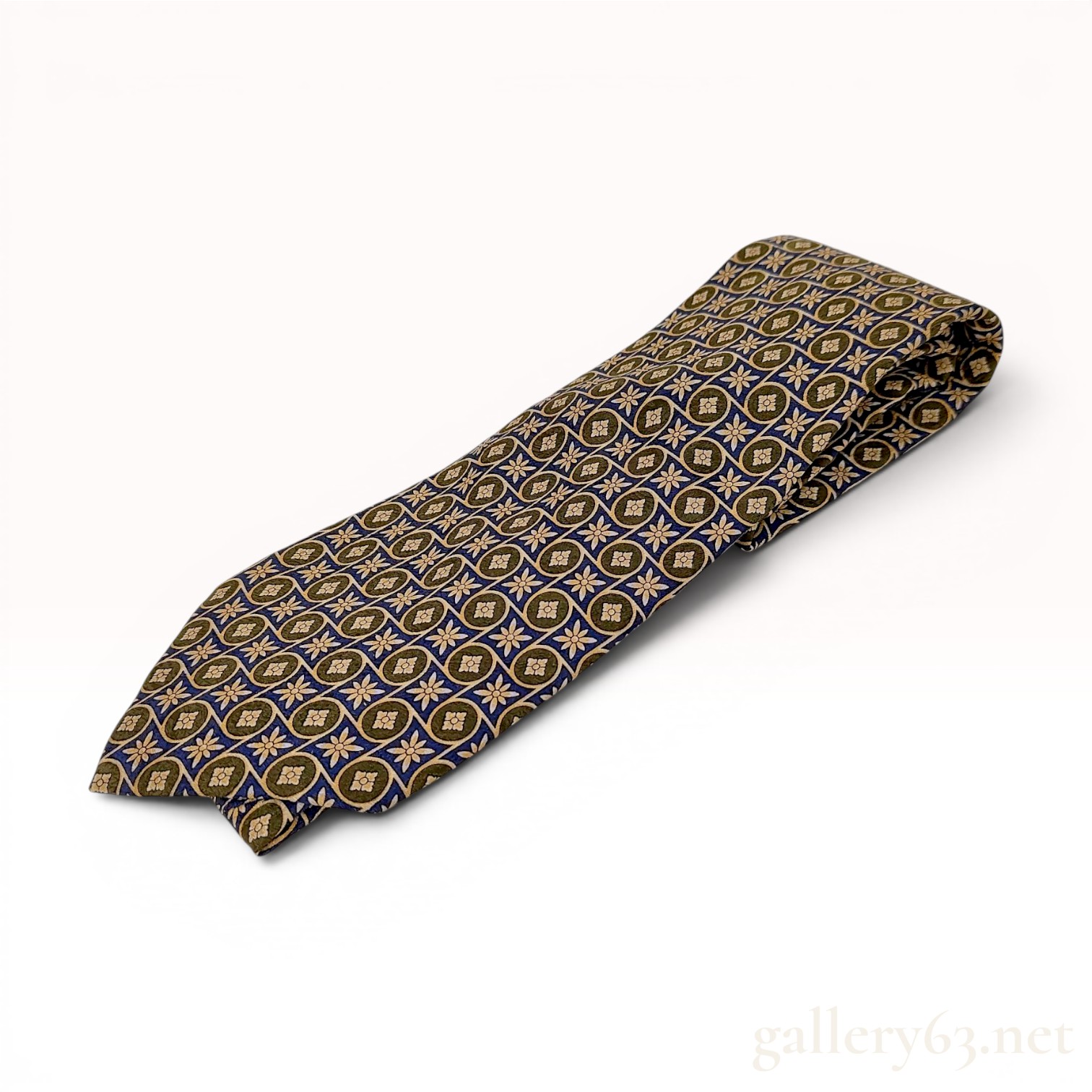 Valentino Cravatte Silk Geometric Medallion Pattern Necktie