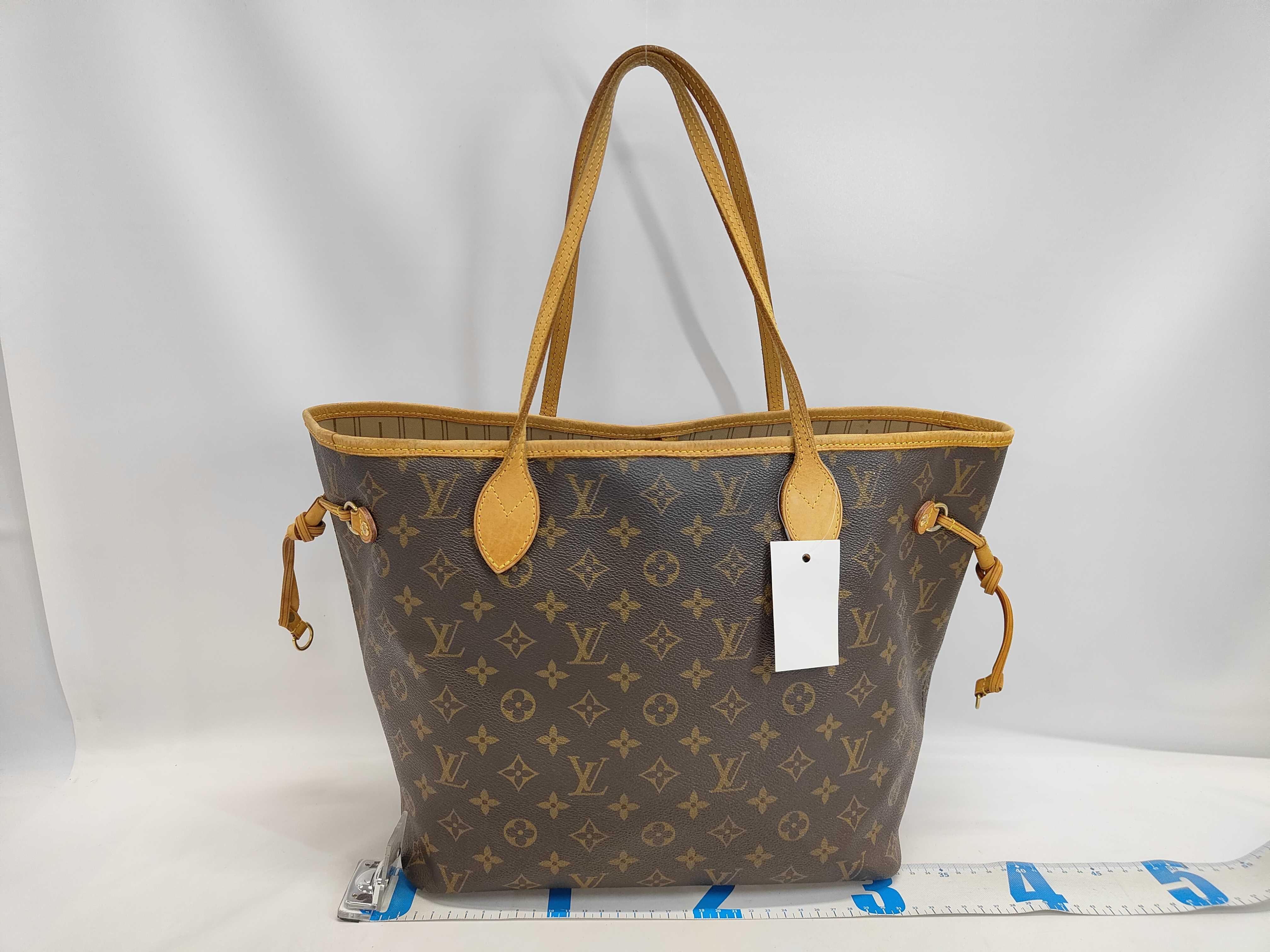 Louis Vuitton Monogram Neverfull MM Tote Bag