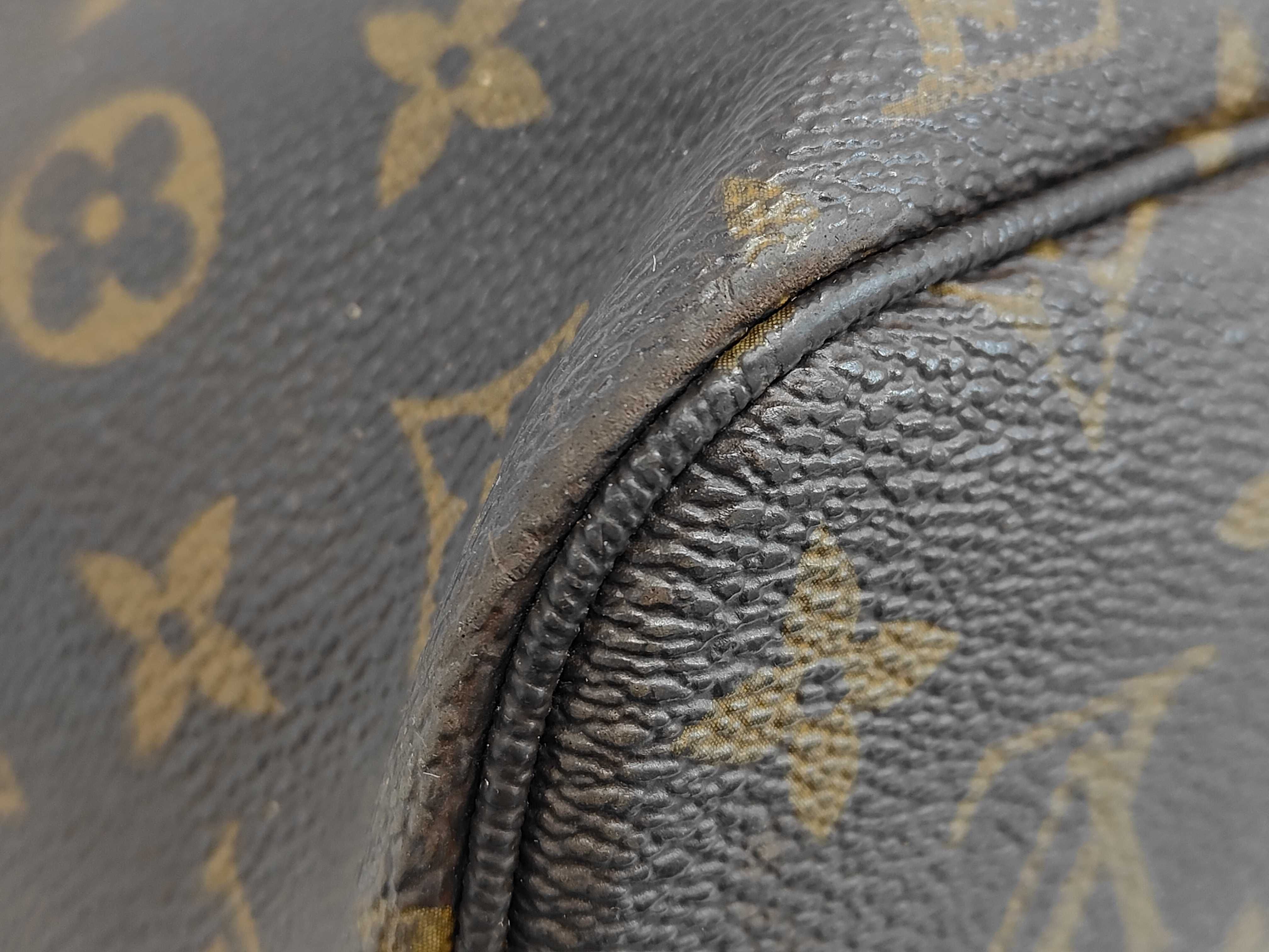 Louis Vuitton Monogram Neverfull MM Tote Bag