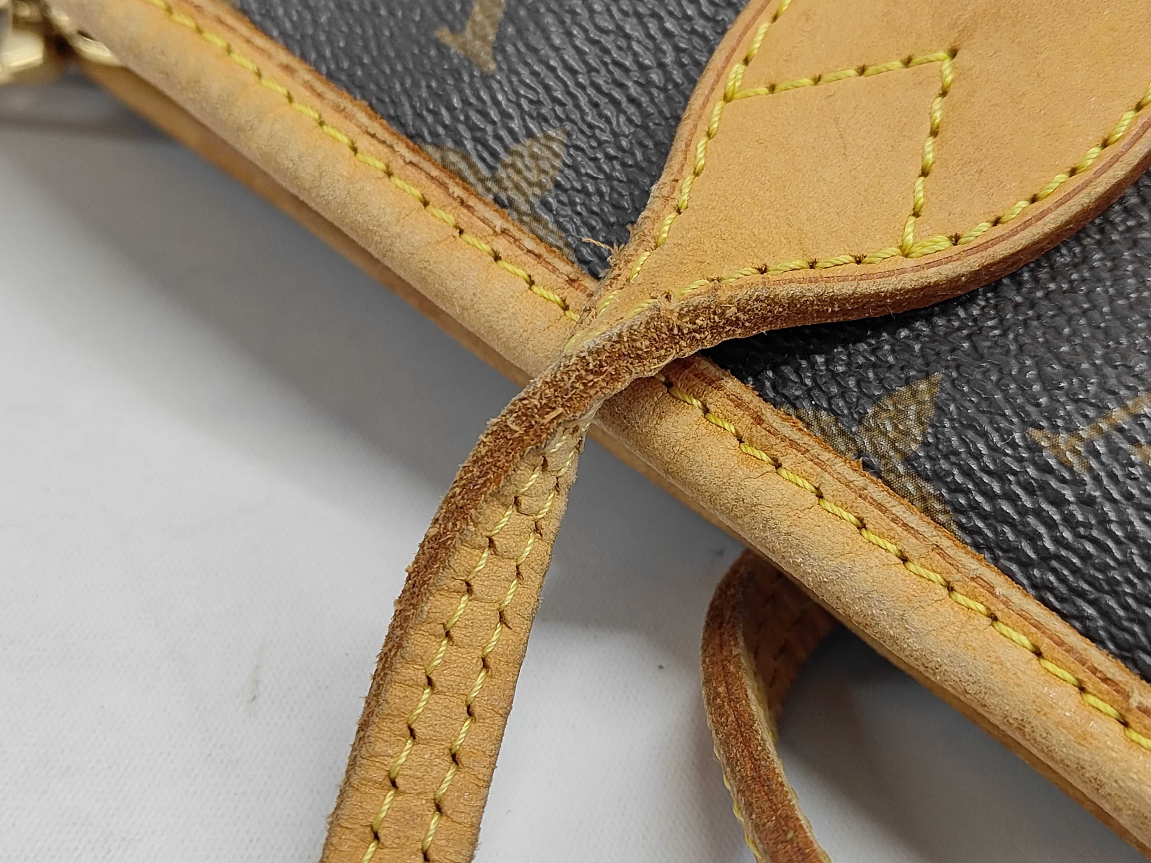 Louis Vuitton Monogram Neverfull MM Tote Bag