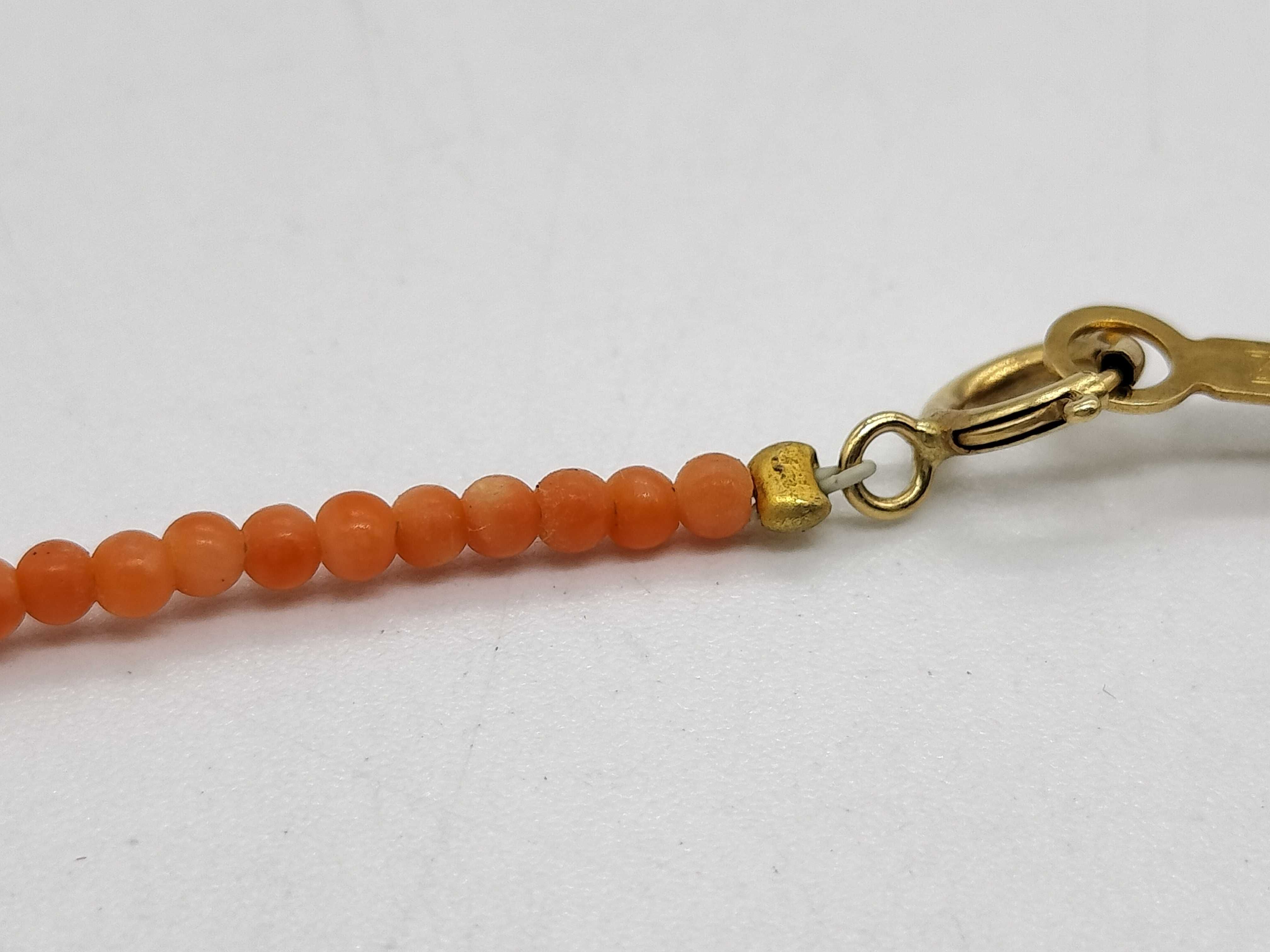 18K Yellow Gold and Natural Antique Orange Coral Beaded Necklace