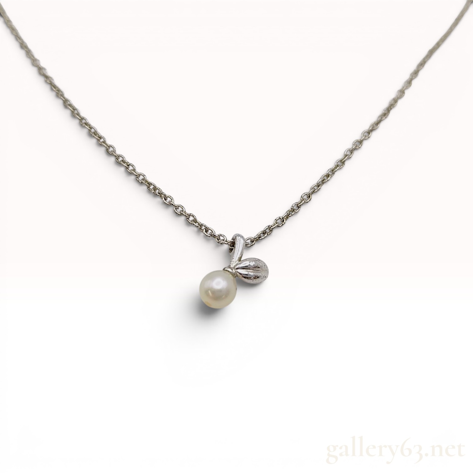 Tasaki Sterling Silver Leaf and Pearl Pendant Necklace