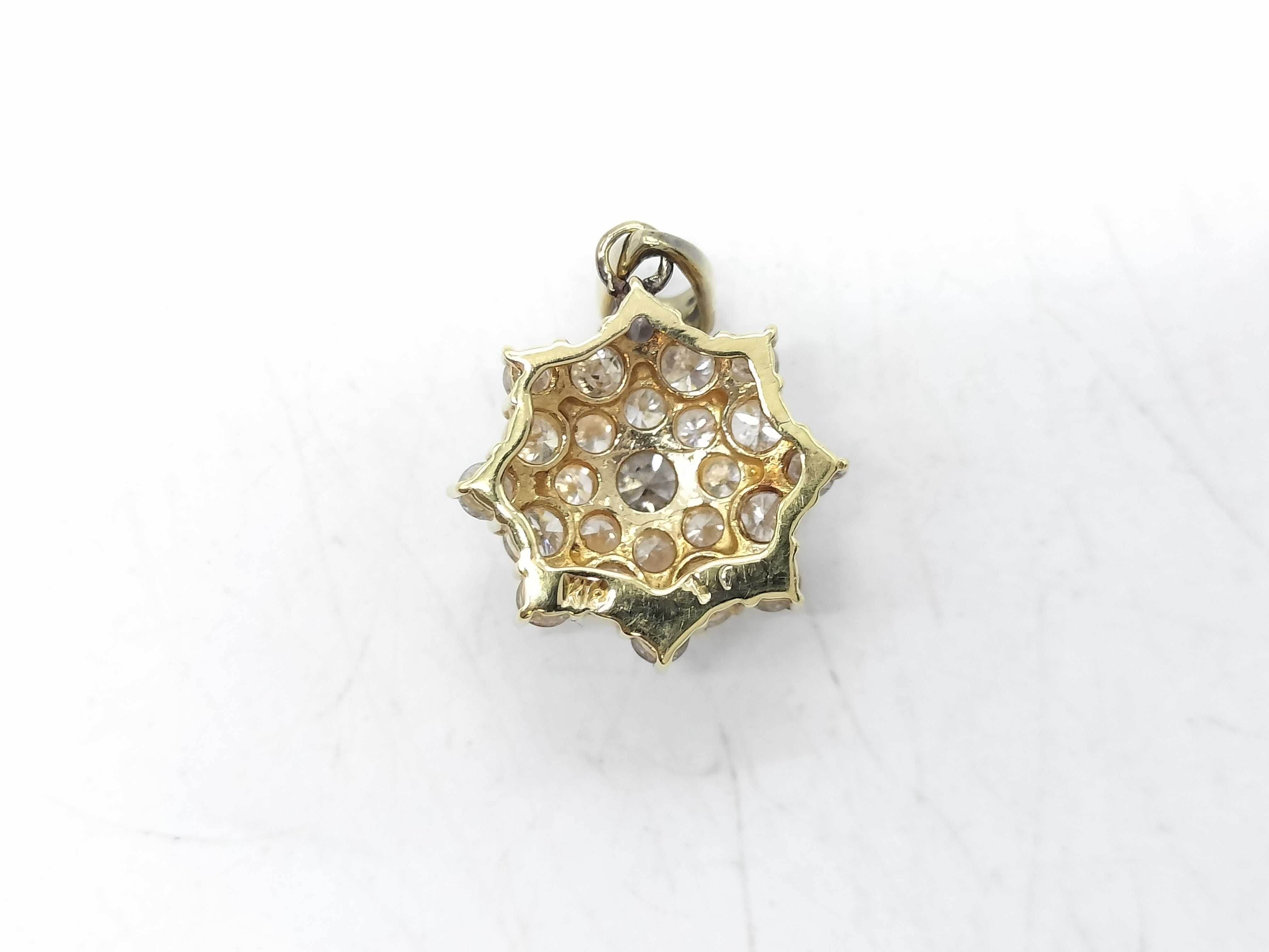 18K Yellow Gold and 1.00ctw Diamond Floral Cluster Pendant