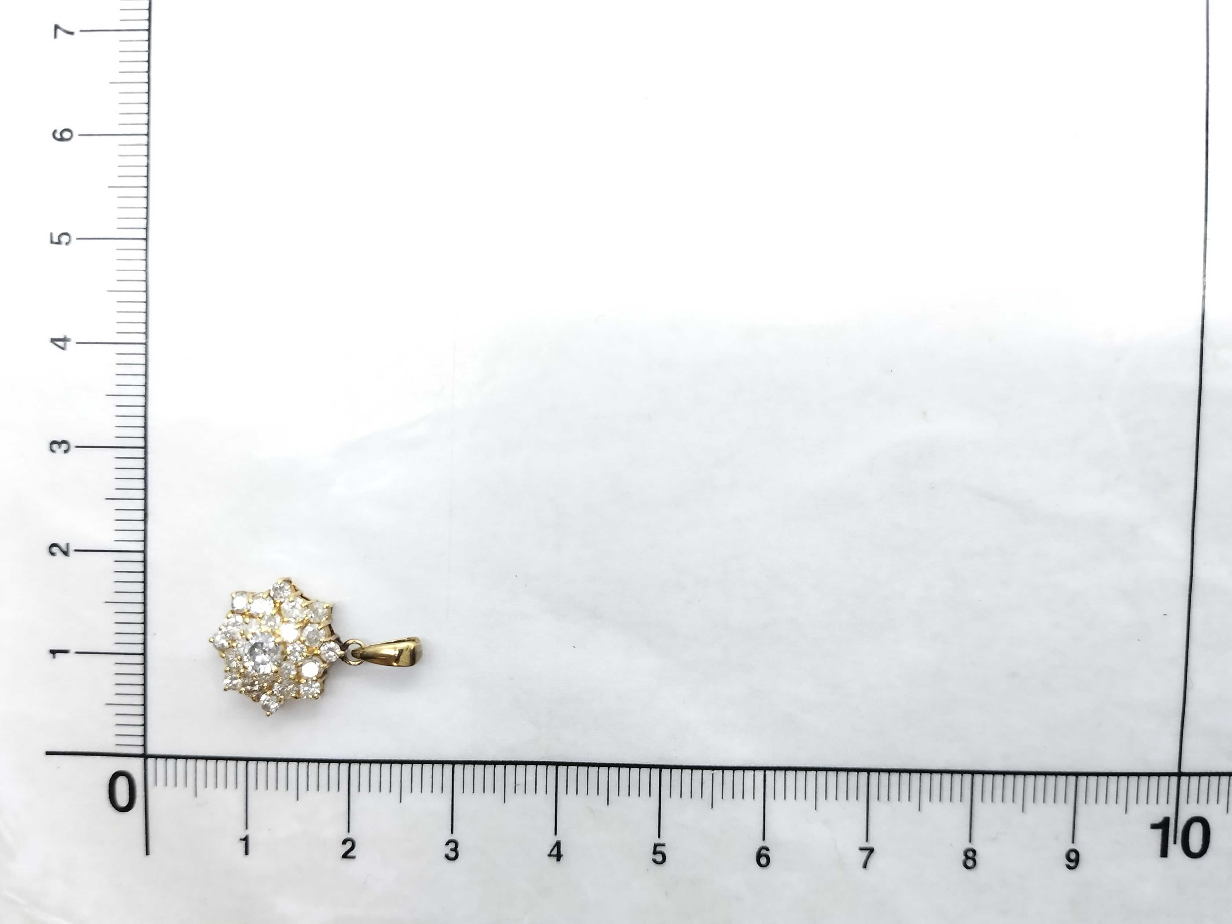 18K Yellow Gold and 1.00ctw Diamond Floral Cluster Pendant