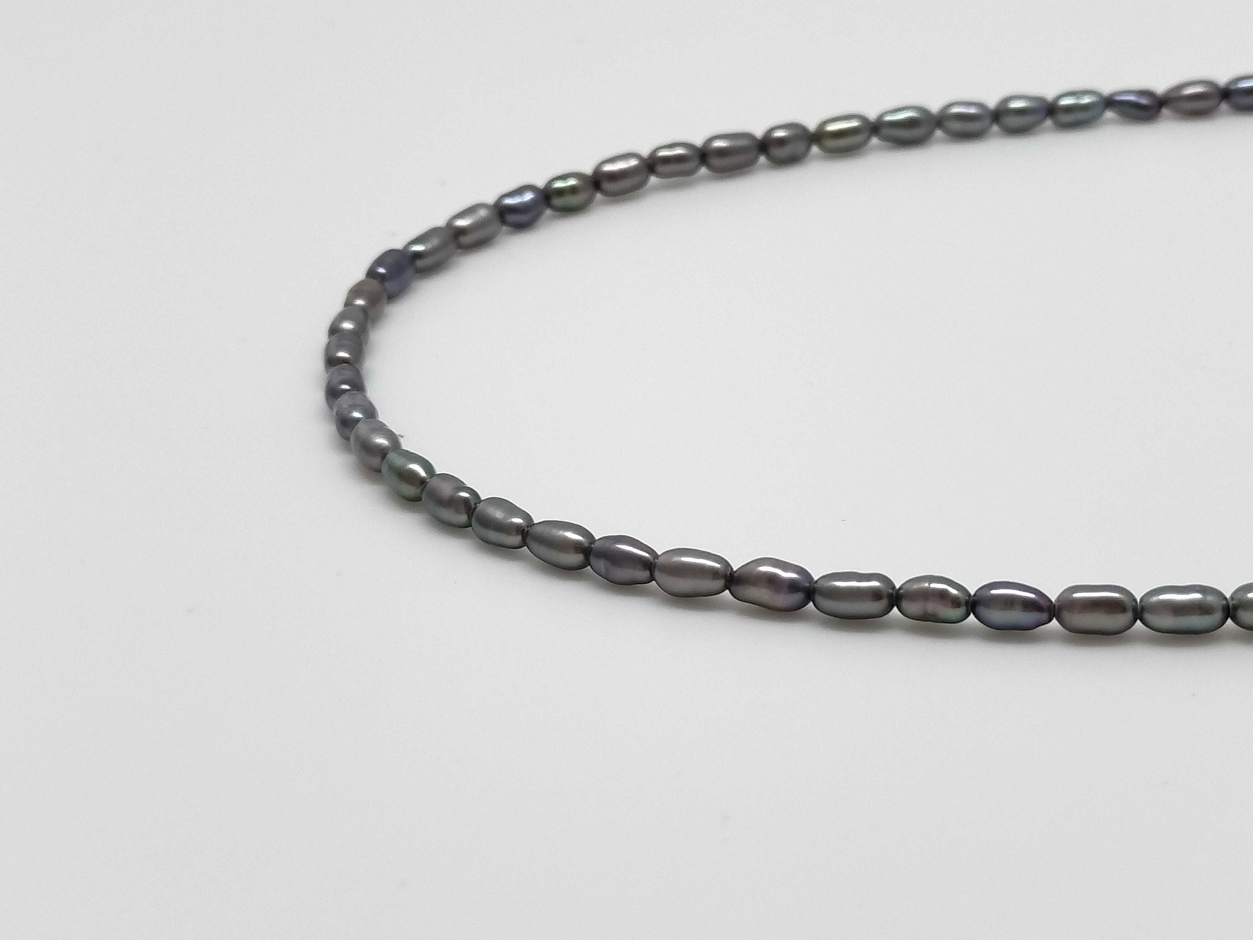 Rice-Shaped Black Cultured Freshwater Pearl and 18K White Gold Necklace