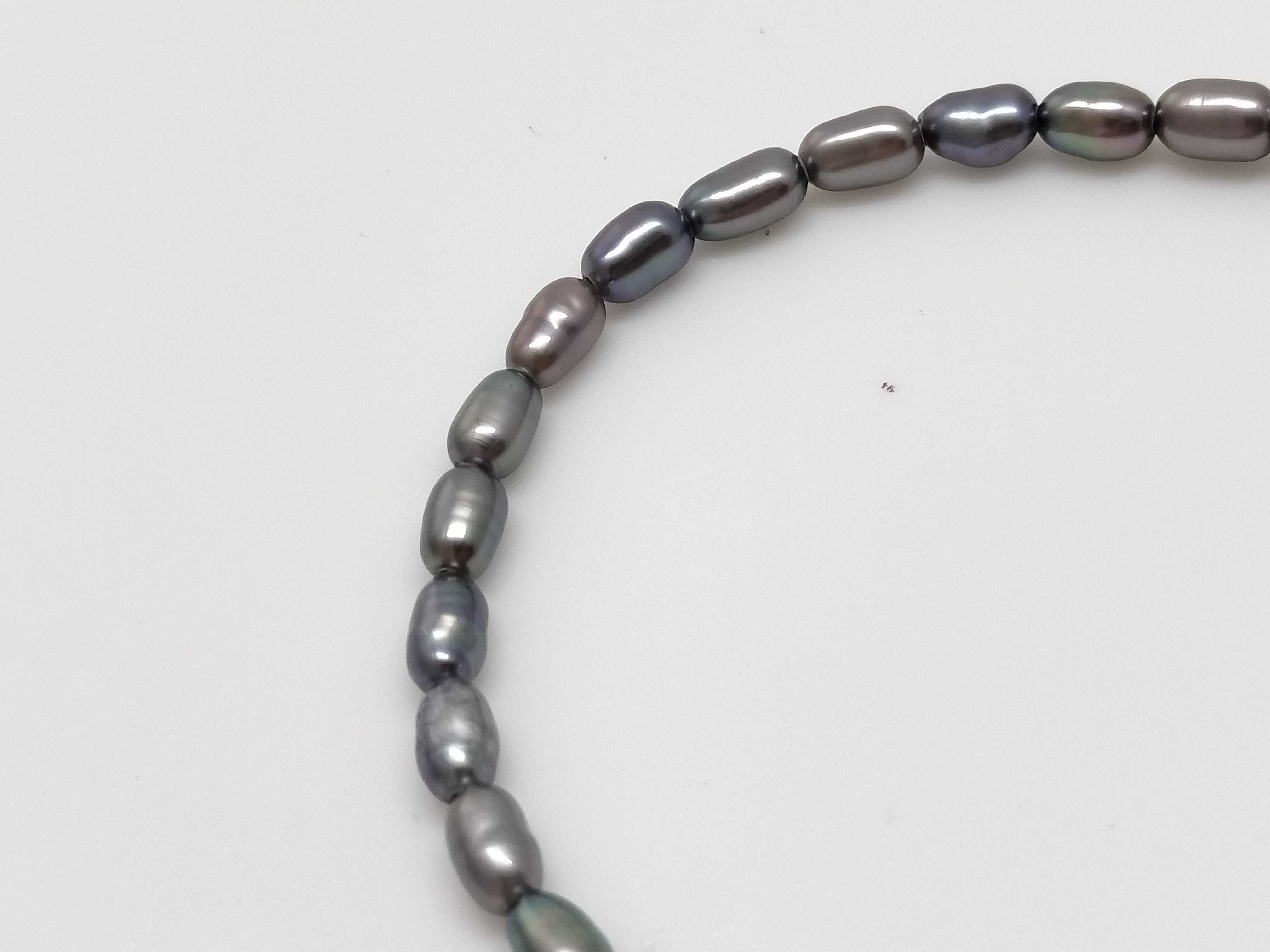 Rice-Shaped Black Cultured Freshwater Pearl and 18K White Gold Necklace