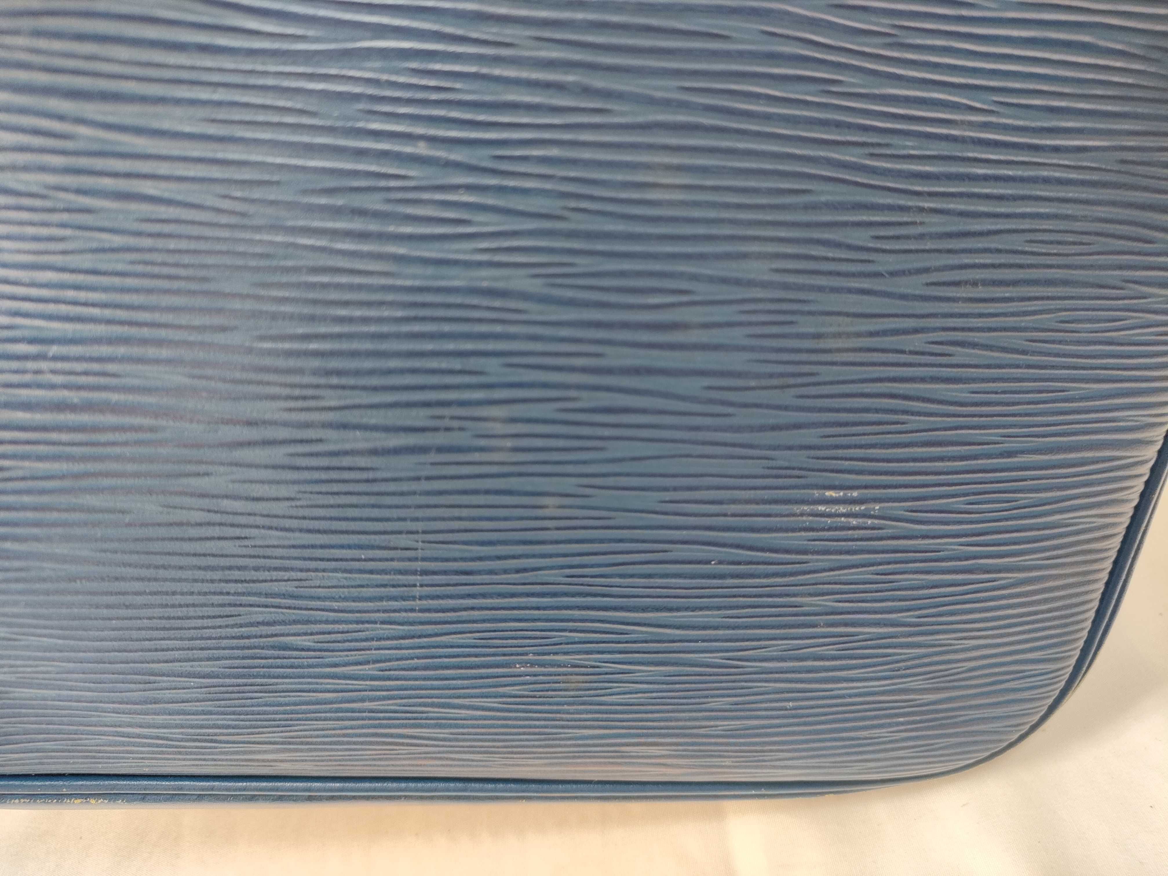 Louis Vuitton Toledo Blue Epi Leather Noe GM Bucket Bag