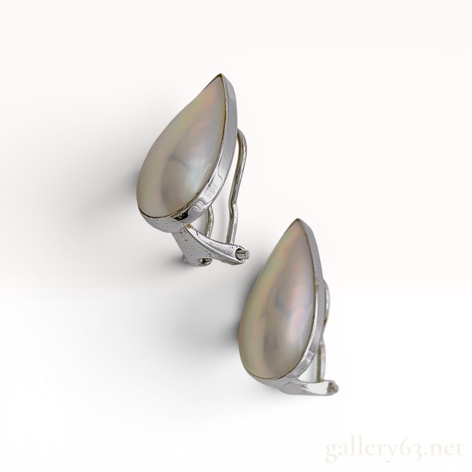 A Pair of Tasaki 14K White Gold and 19.5*9.6mm Pearl Earrings